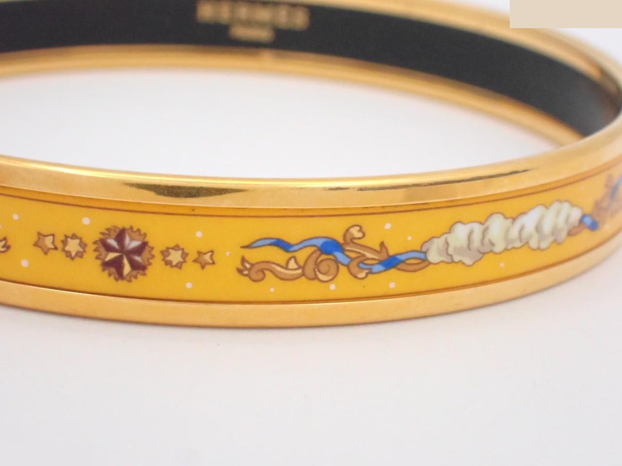 Bangle, enamel, PM, gold, yellow, wrist circumference approximately 21cm — view 3