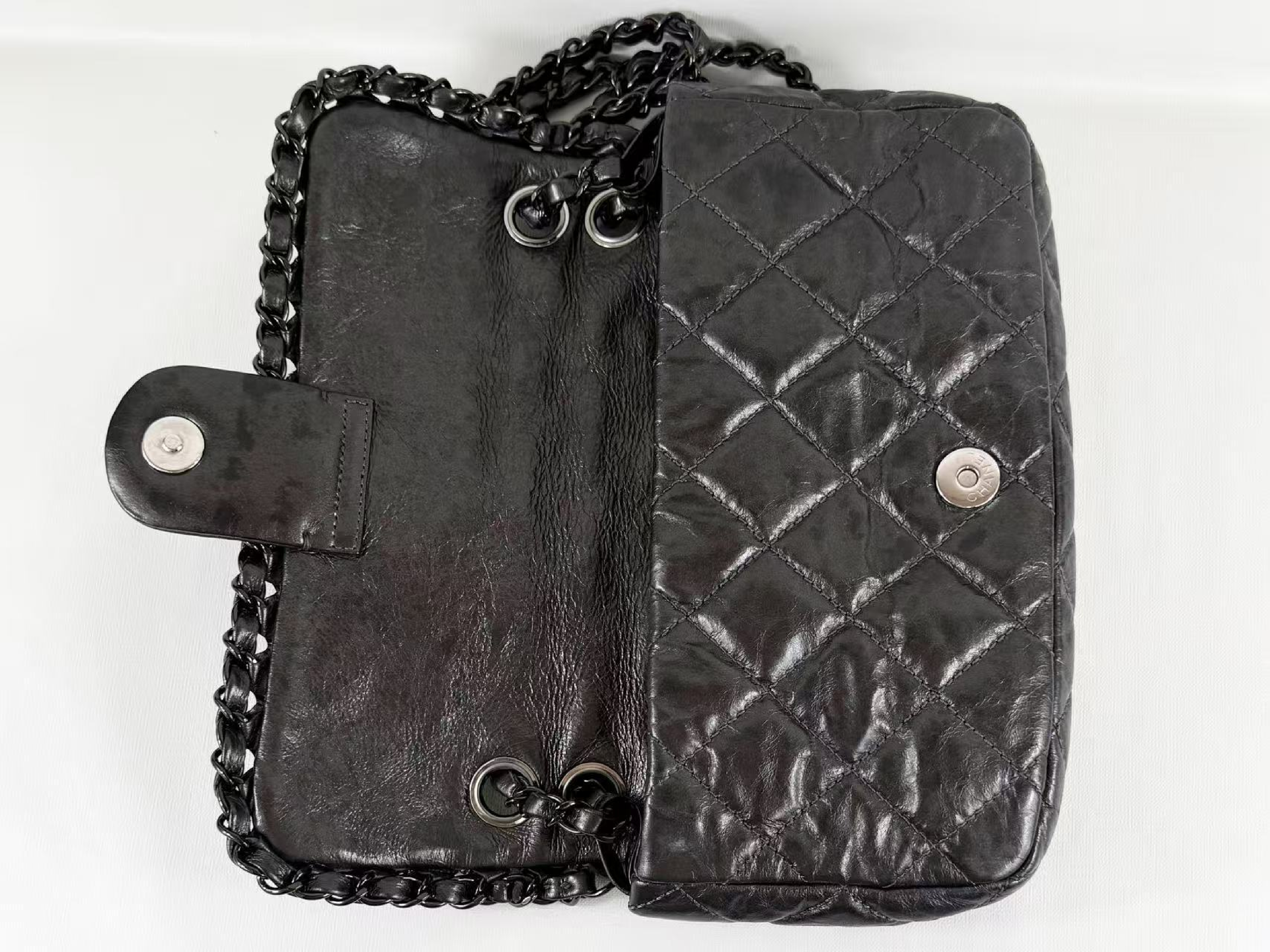 Matelassé black hardware chain-around shoulder bag, wrinkled finish, approximately W25cm, serial number in the 14 range. Includes dust bag and sticker. Item number 14767933. — view 14