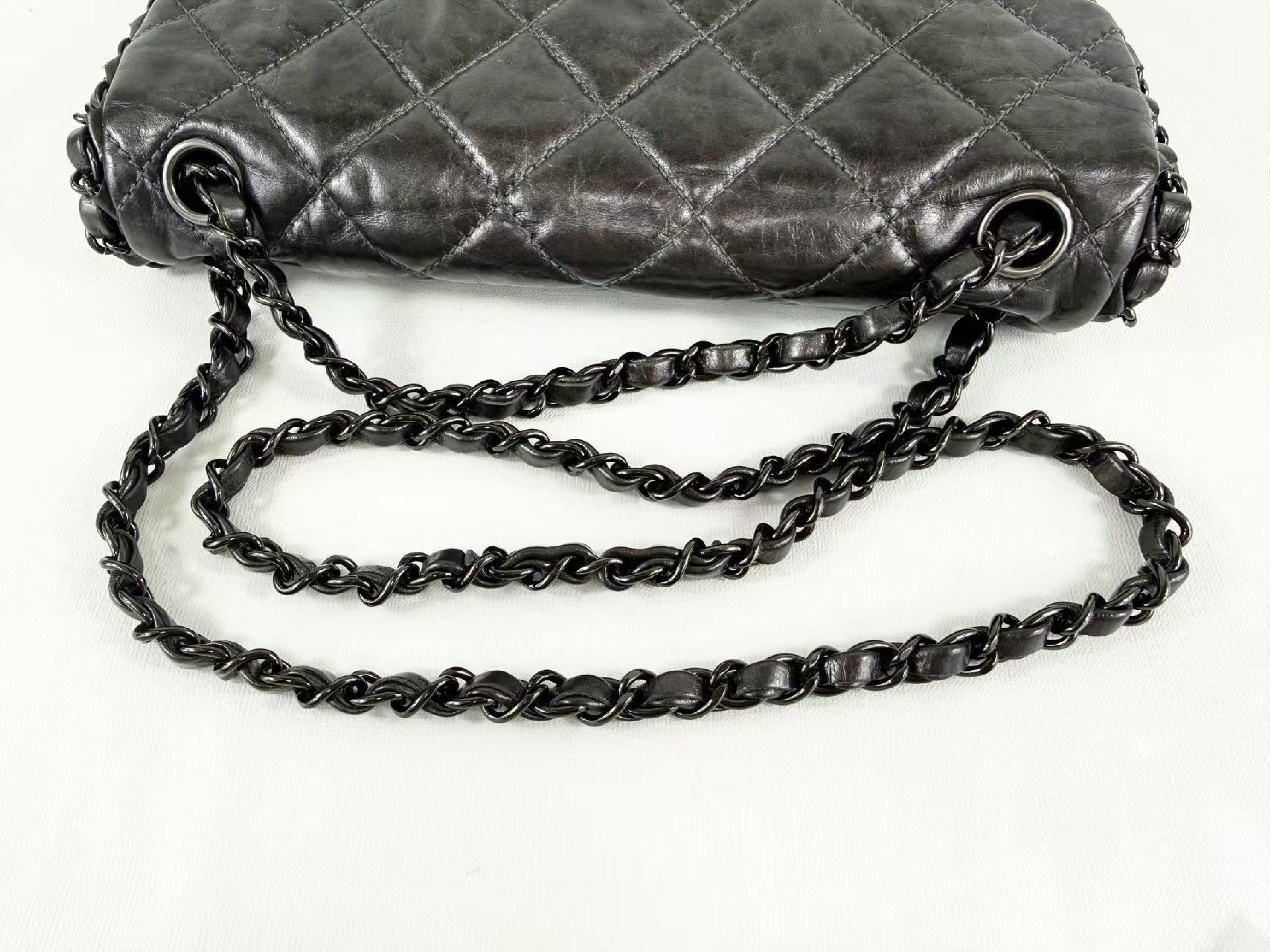 Matelassé black hardware chain-around shoulder bag, wrinkled finish, approximately W25cm, serial number in the 14 range. Includes dust bag and sticker. Item number 14767933. — view 8