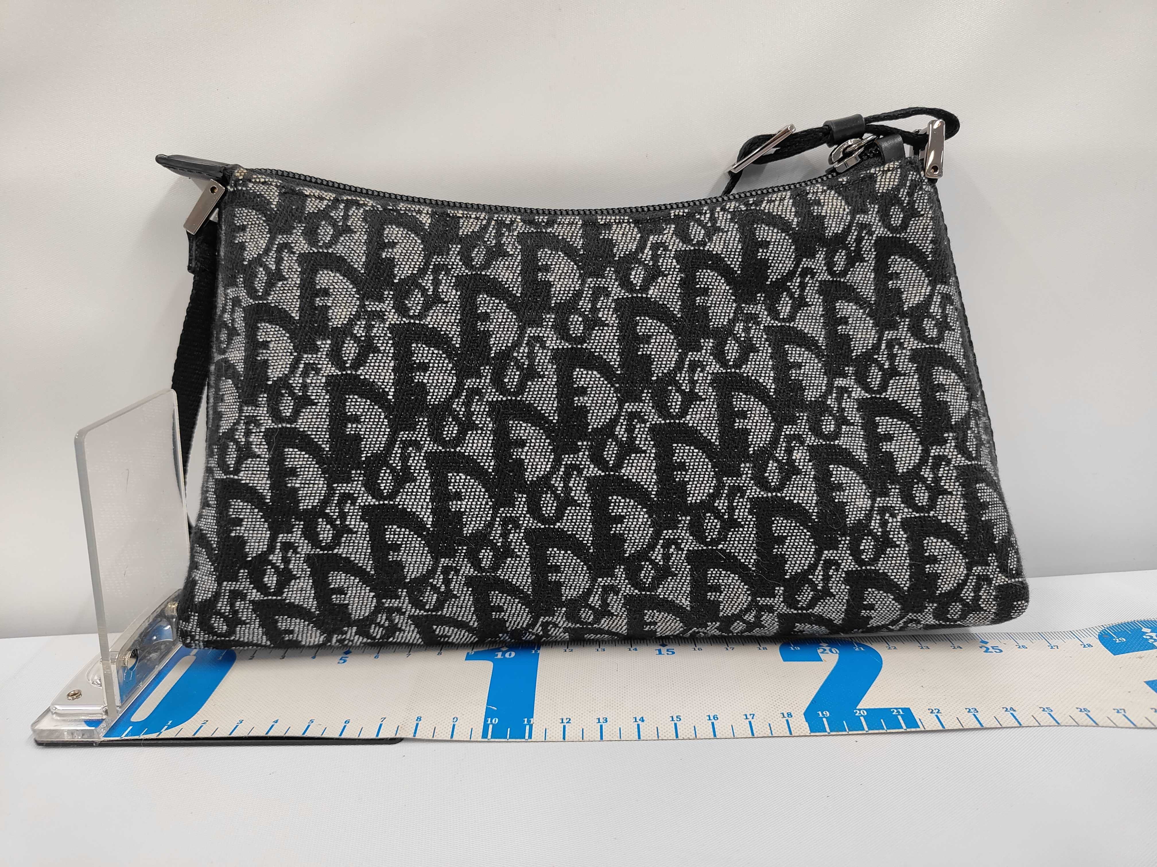 Trotter Accessory Pouch One-Shoulder Bag - Handbag — view 2