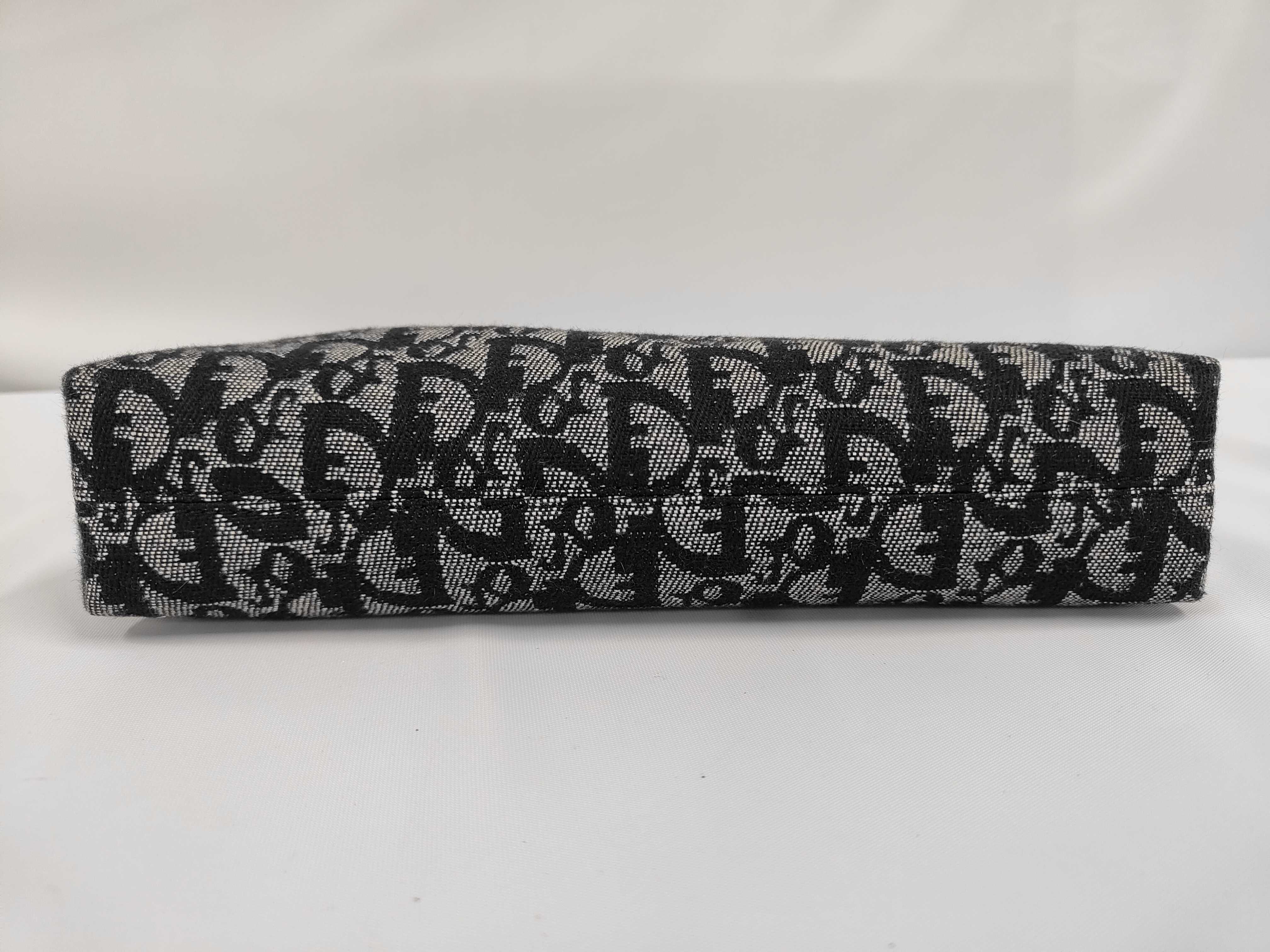 Trotter Accessory Pouch One-Shoulder Bag - Handbag — view 3