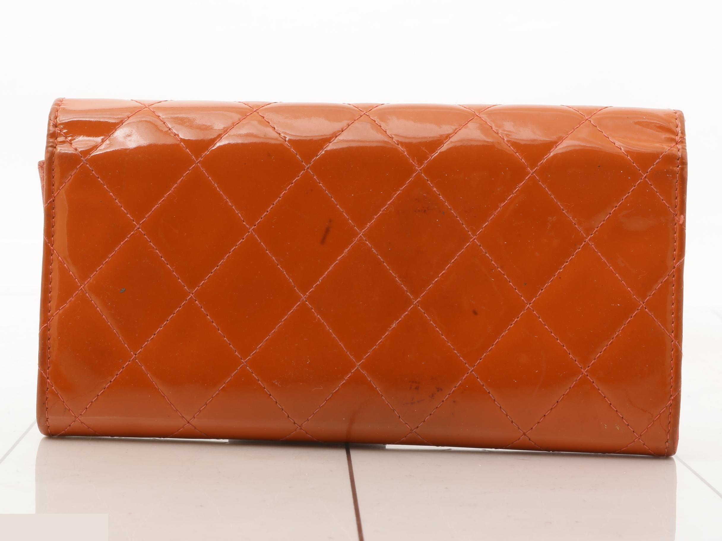 enamel matelassé wallet 16199349 — view 2