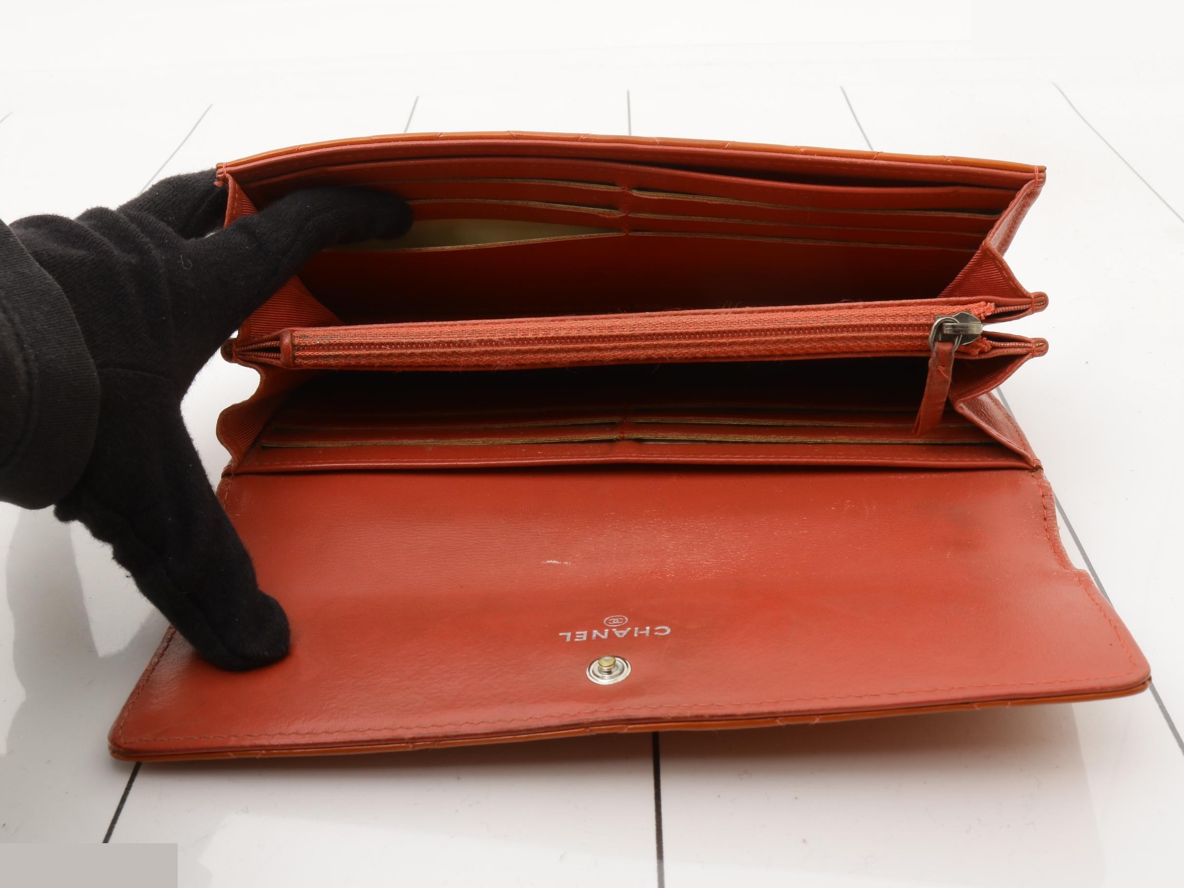 enamel matelassé wallet 16199349 — view 4
