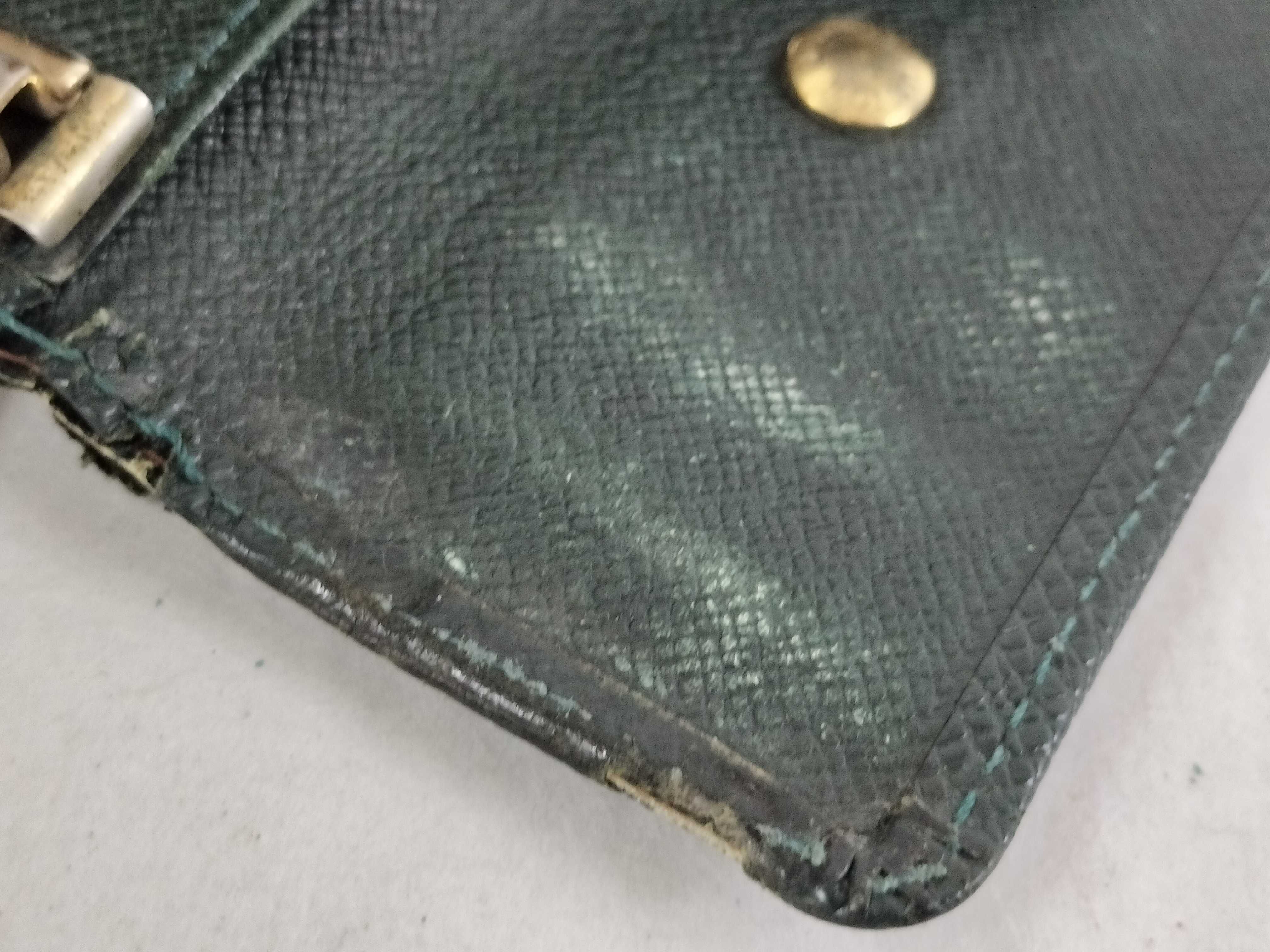 Taiga Multicles 4 Key Case (Slightly Damaged) Key Case — view 11
