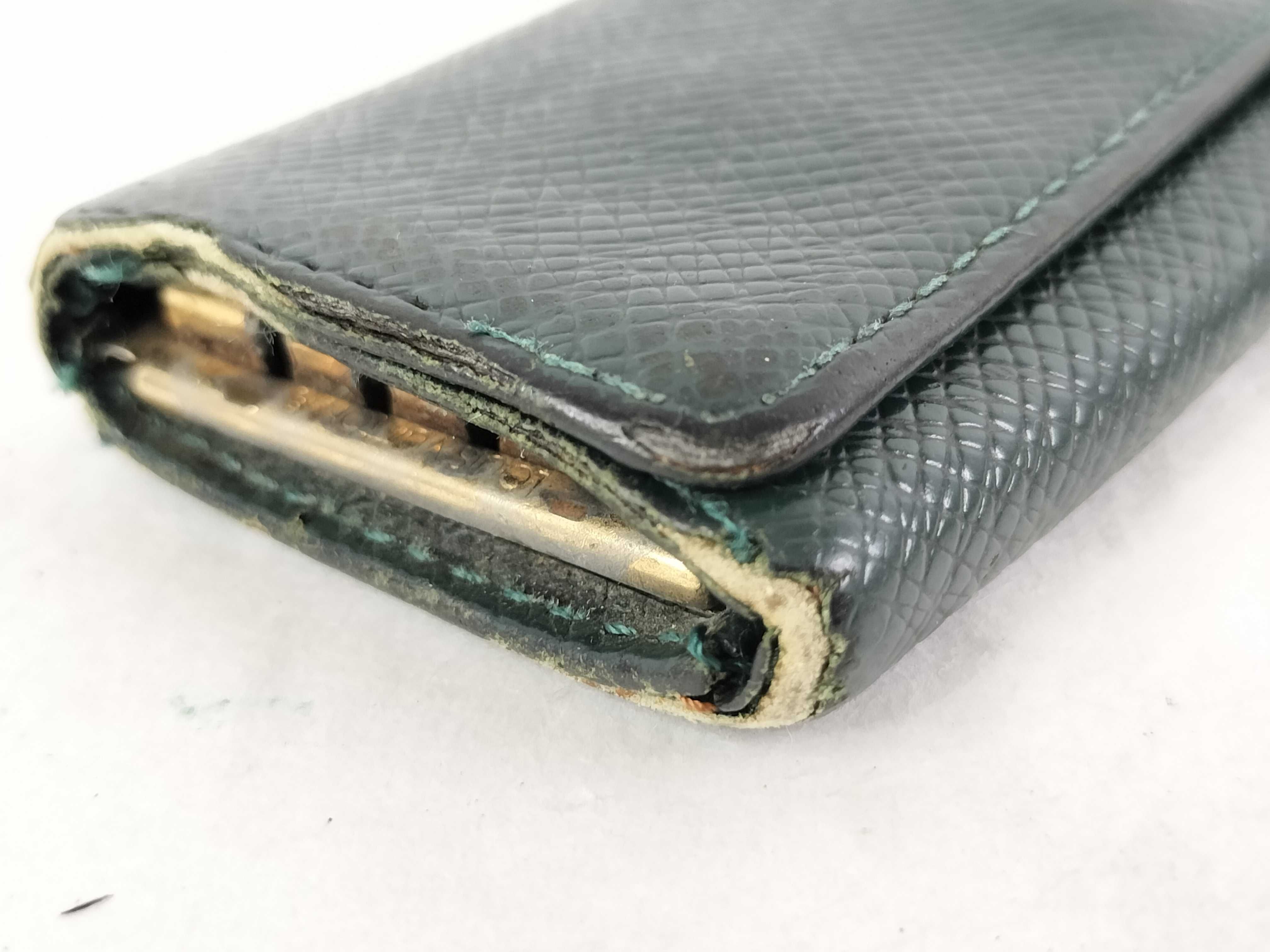 Taiga Multicles 4 Key Case (Slightly Damaged) Key Case — view 3