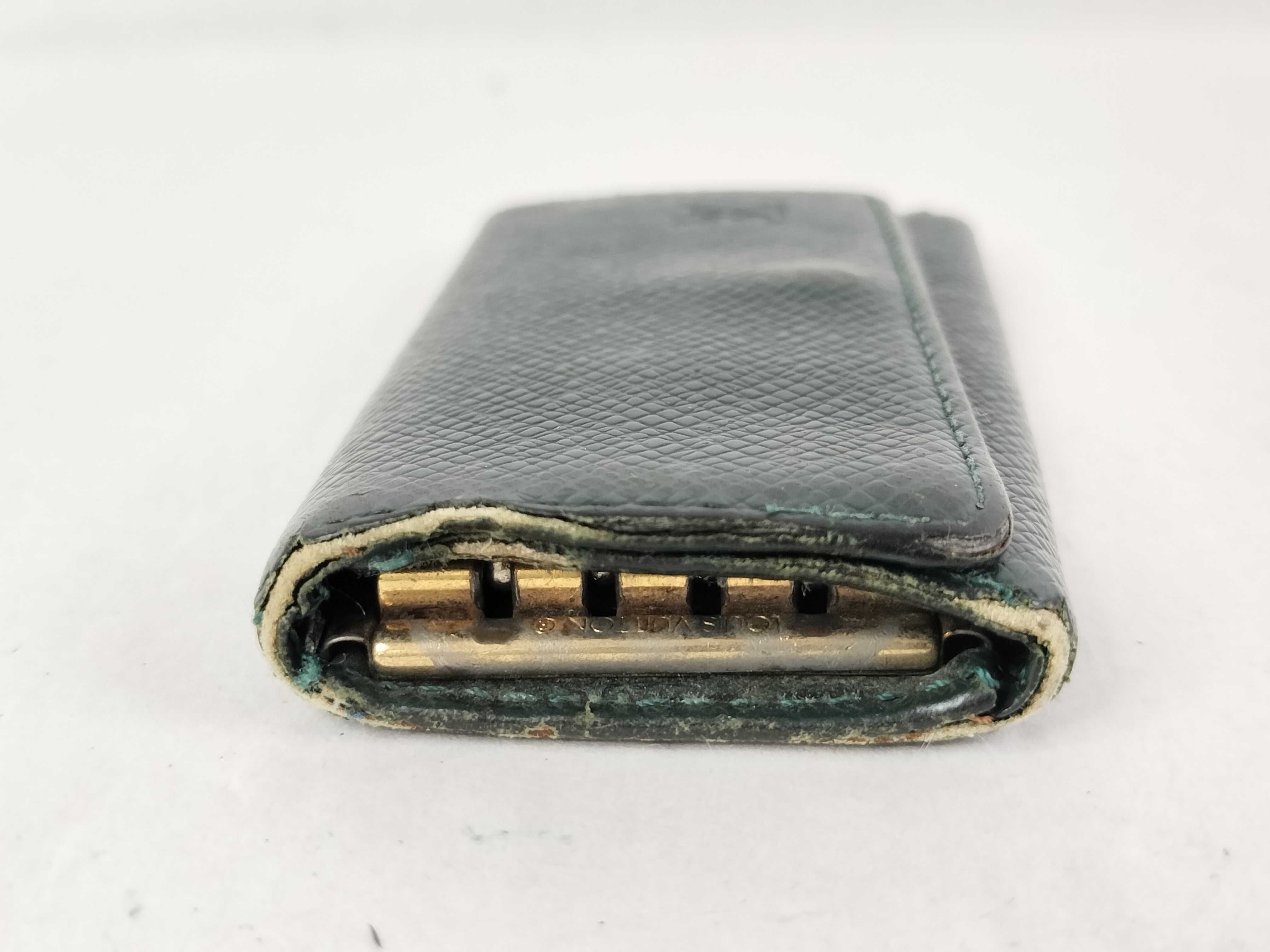 Taiga Multicles 4 Key Case (Slightly Damaged) Key Case — view 7