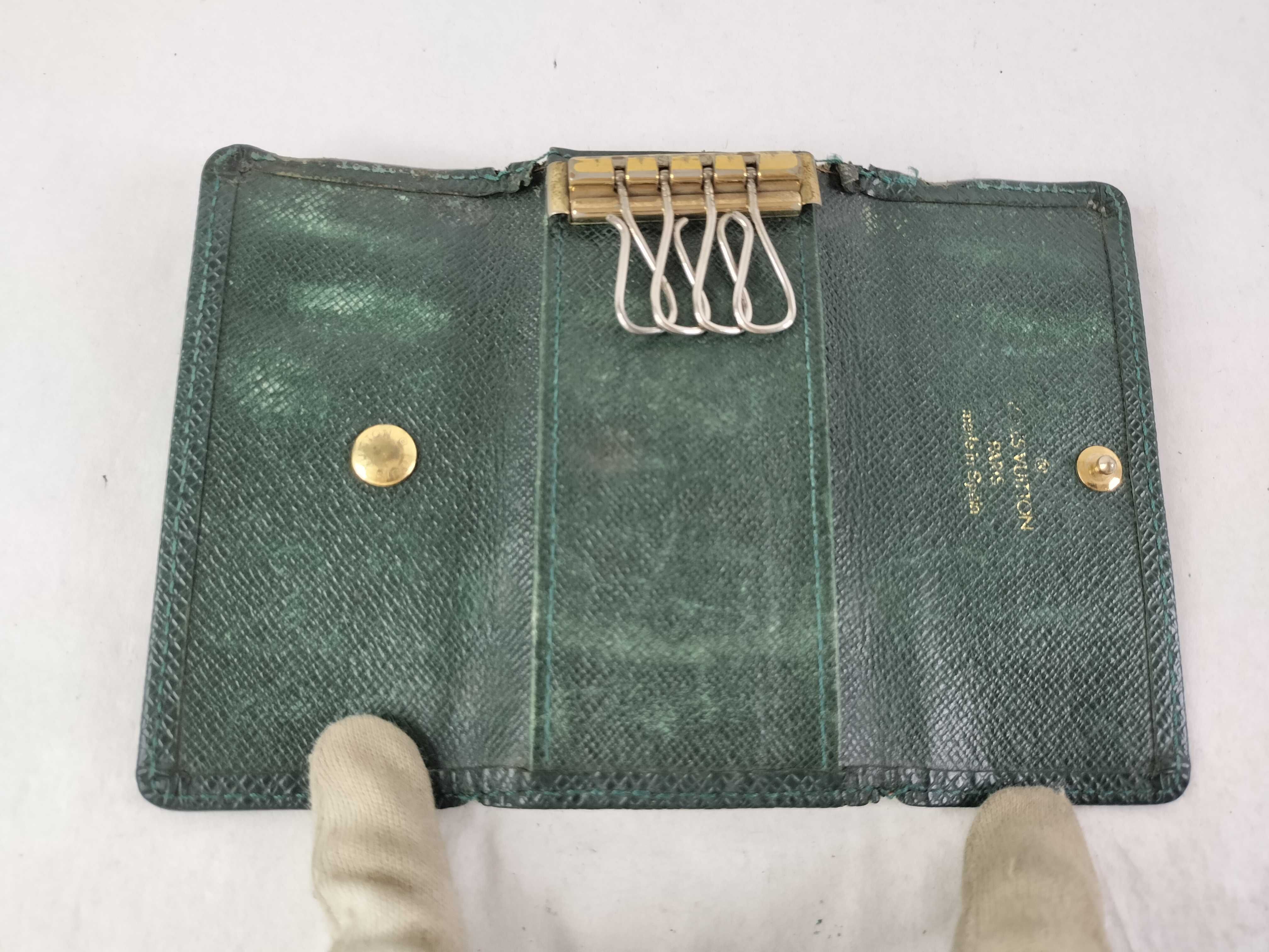 Taiga Multicles 4 Key Case (Slightly Damaged) Key Case — view 9
