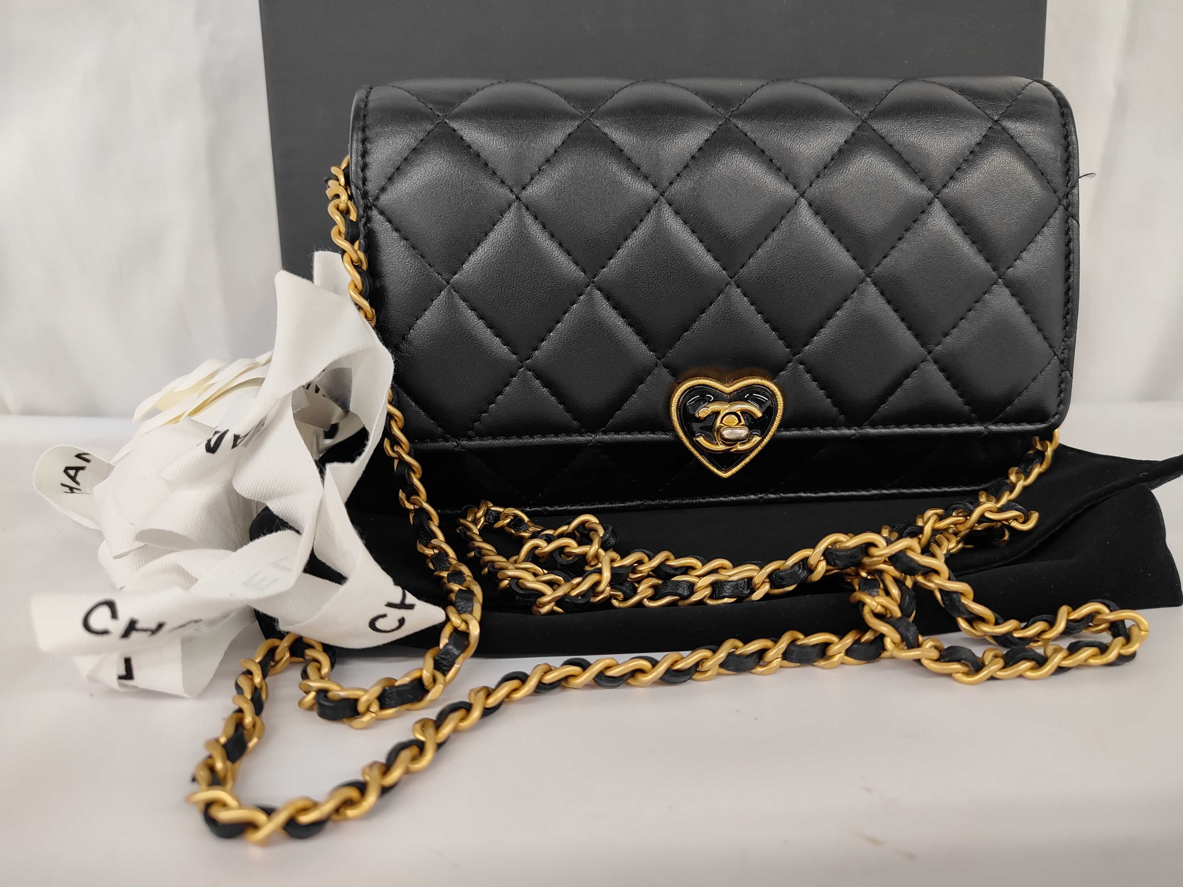 Heart Lock Chain Wallet, Black Lambskin, Gold Hardware, AP3285 Shoulder Bag