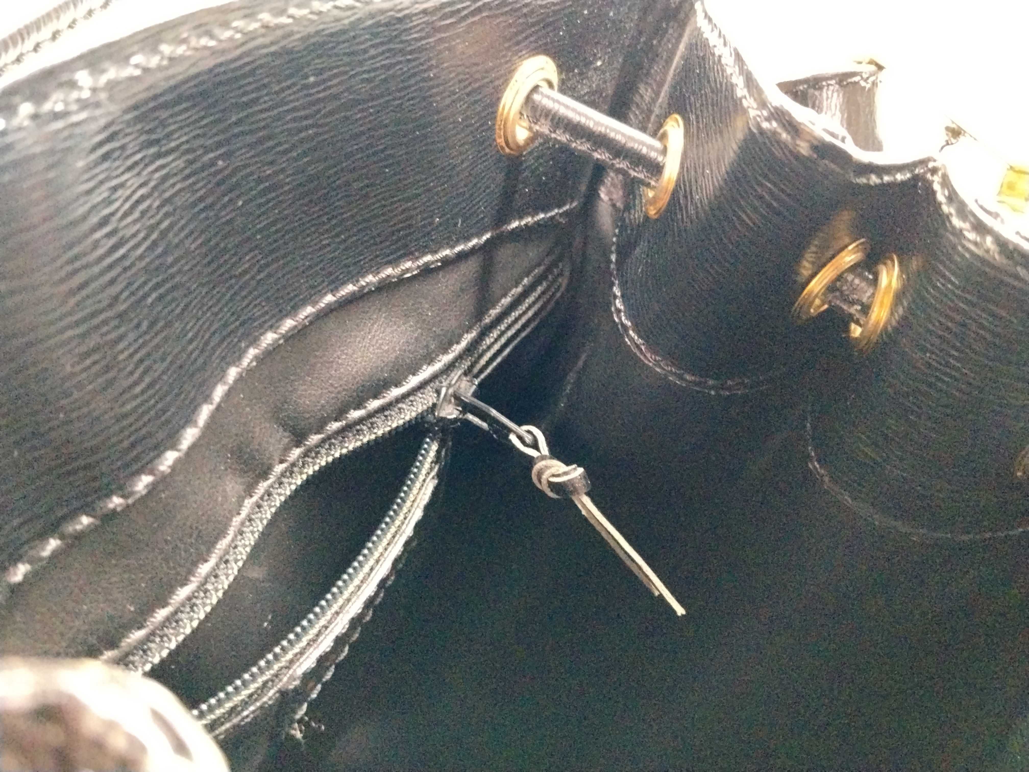 Leather Drawstring Bag Shoulder Bag — view 11