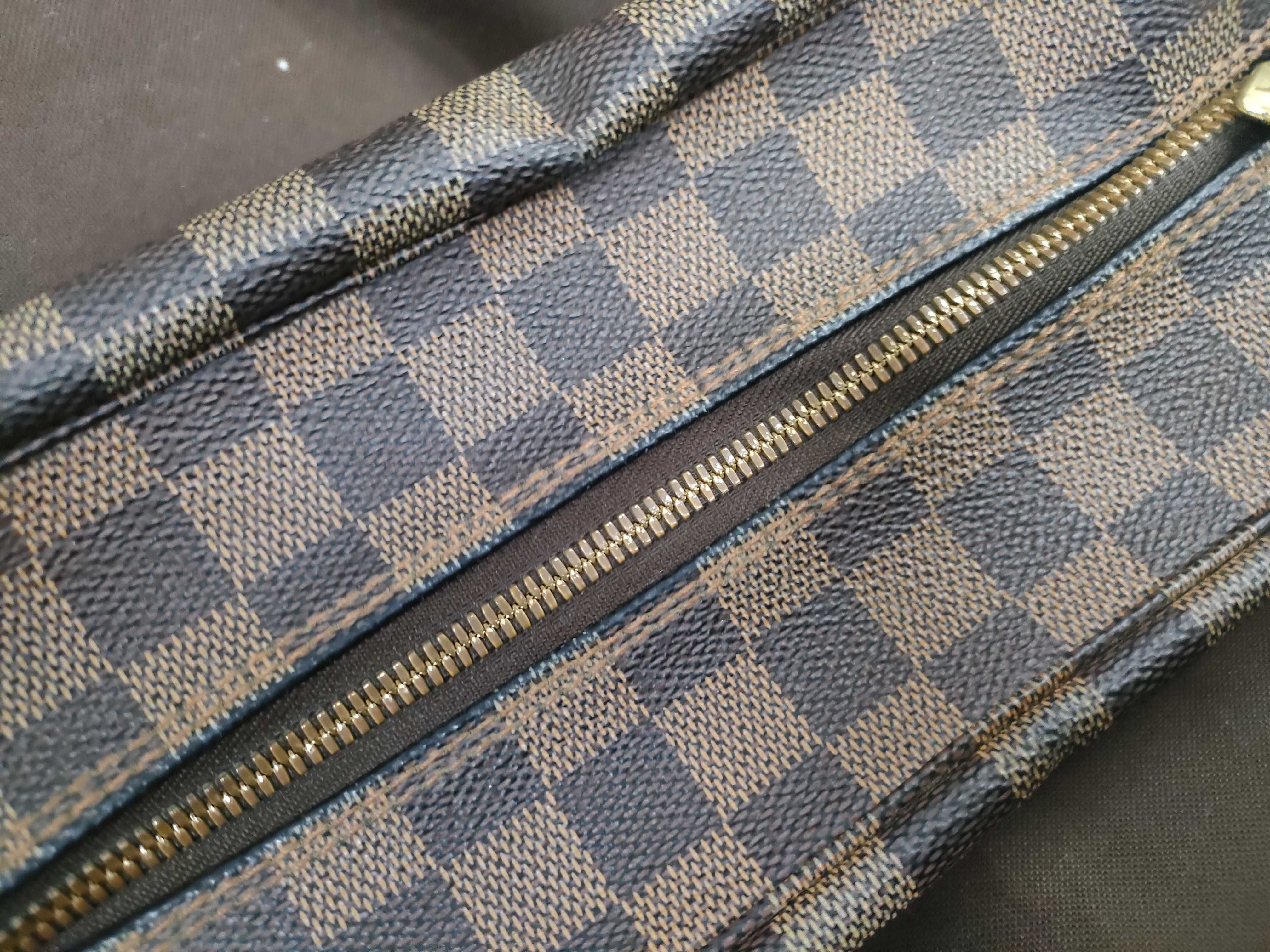 Damier Louis Vuitton Damier Shoulder Bag — view 8