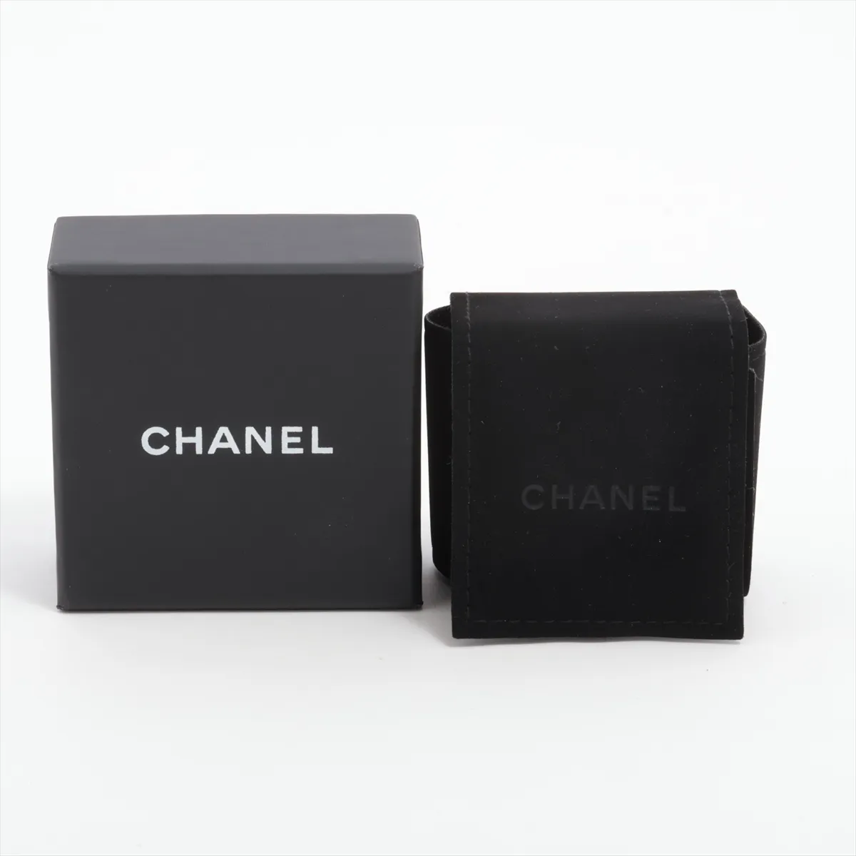 Coco Mark B22P Earrings (Pair) GP x Leather Black x Gold — view 6