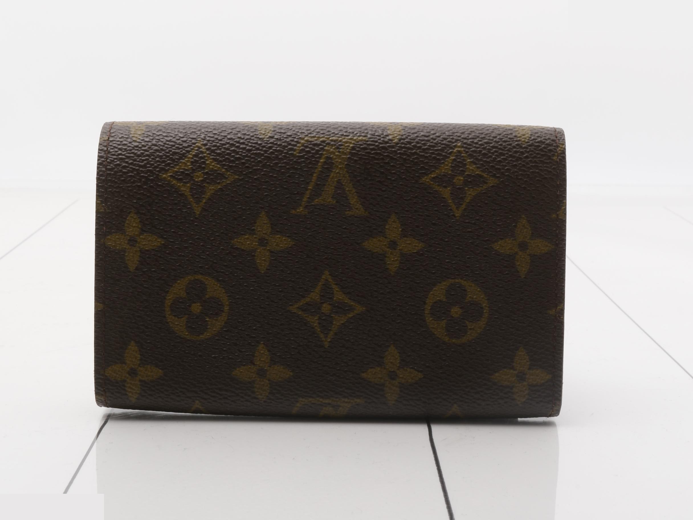 wallet — view 2