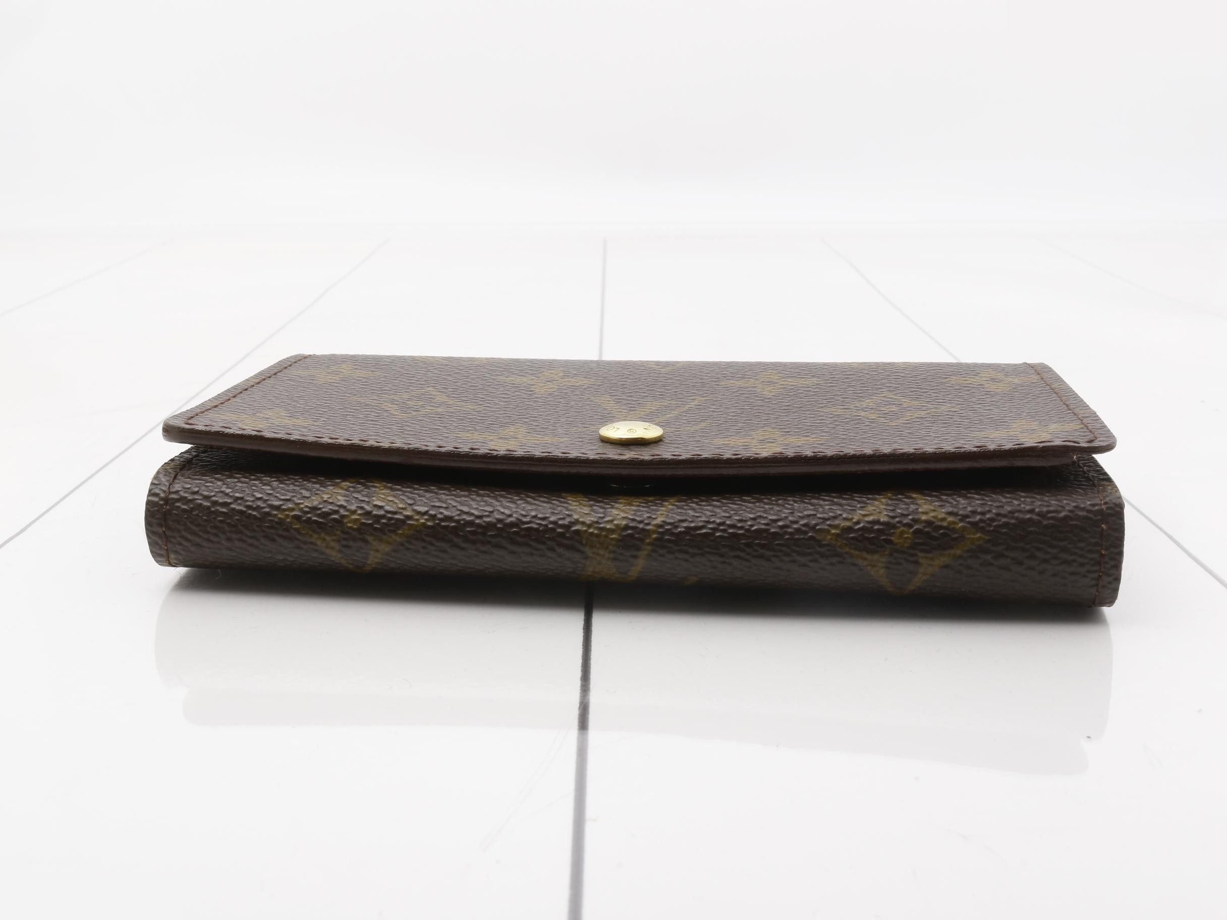 wallet — view 3