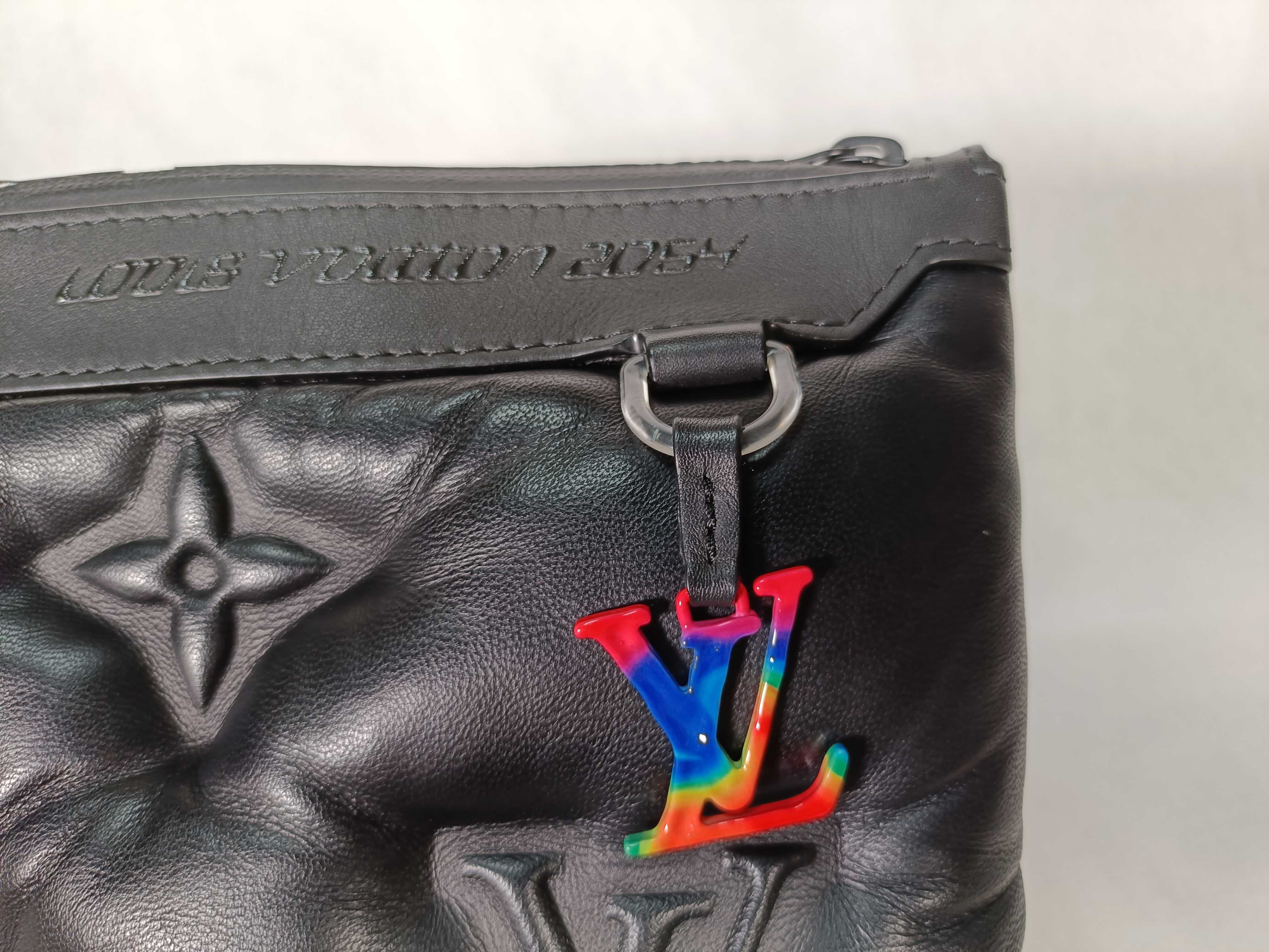 M68775 Mono-embossed UB4149 Clutch Bag — view 7