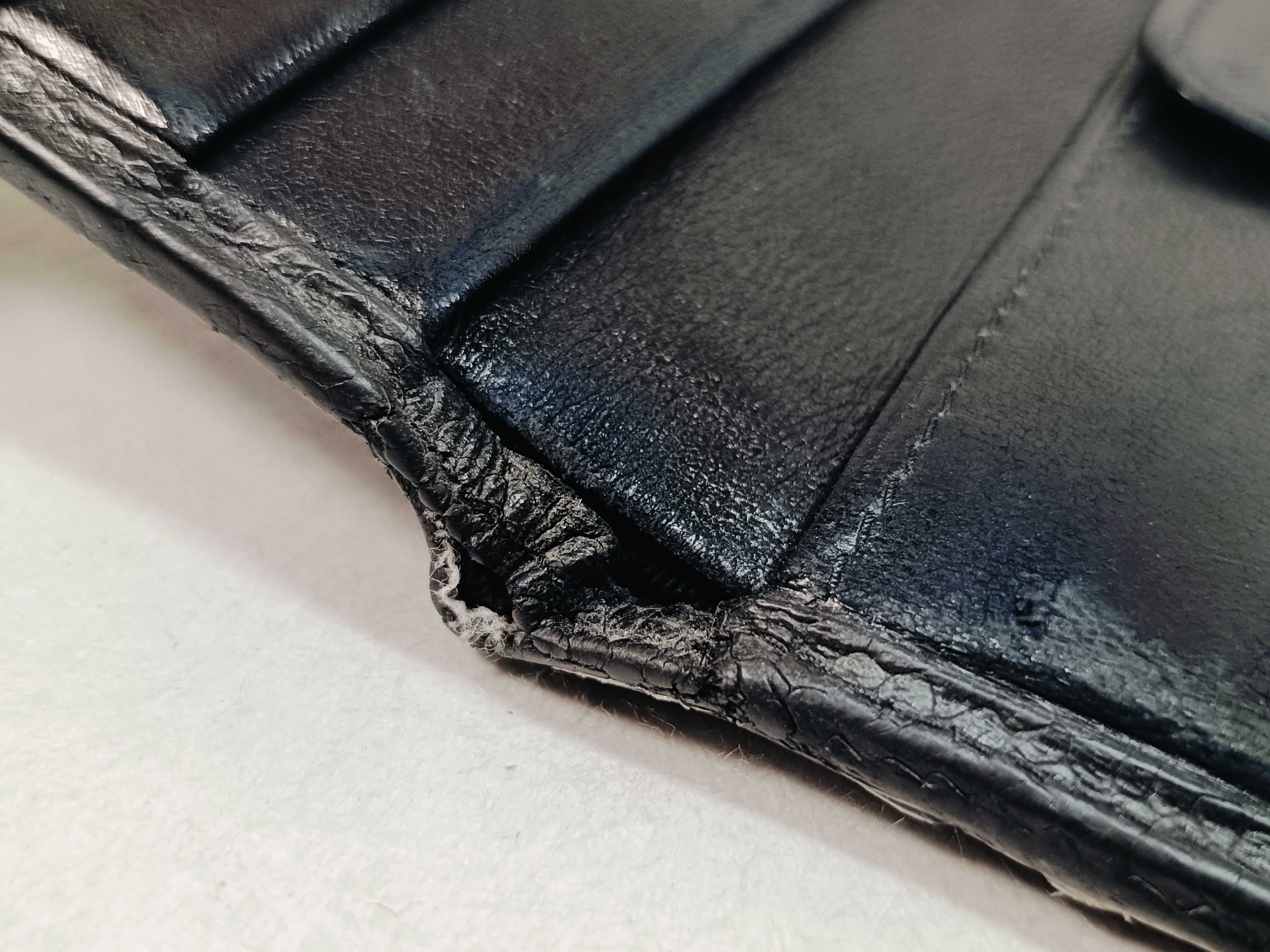 Caviar Skin Matelassé Bi-fold Wallet — view 8