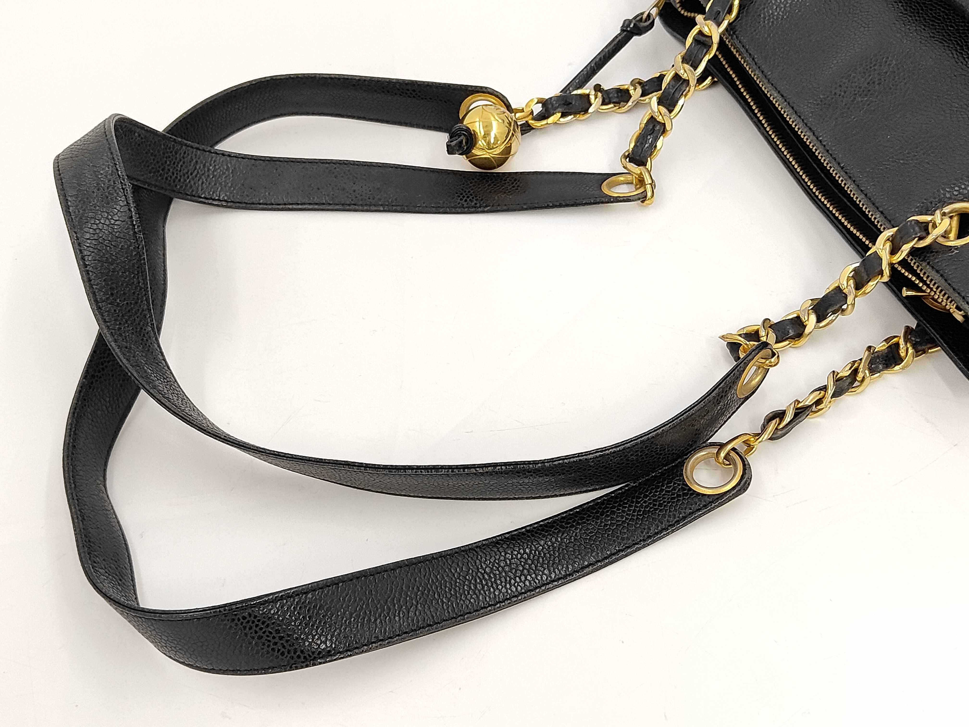 Caviar Skin Turnlock Chain Bag Tote Bag — view 5