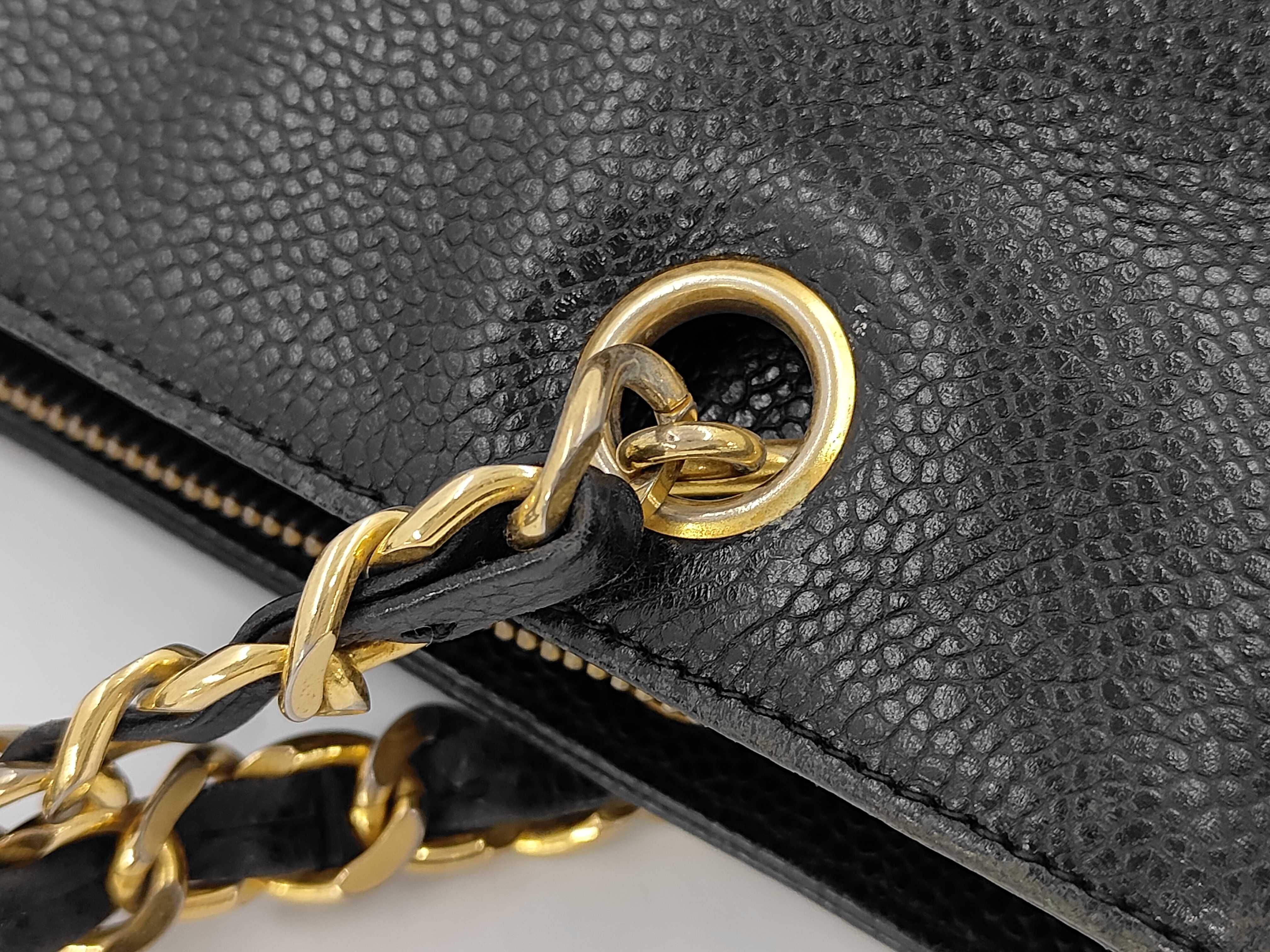 Caviar Skin Turnlock Chain Bag Tote Bag — view 7