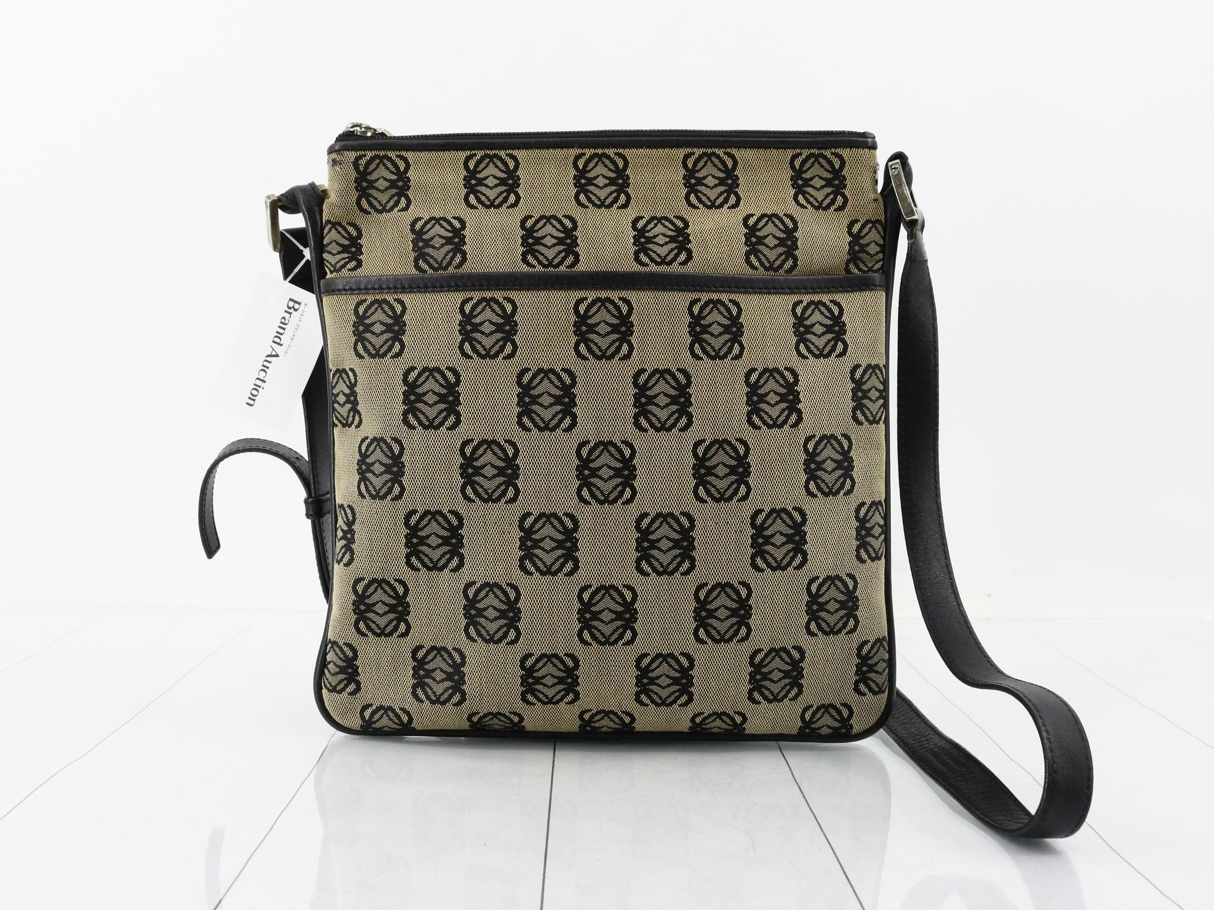 Other lines: Bags and shoulder bags