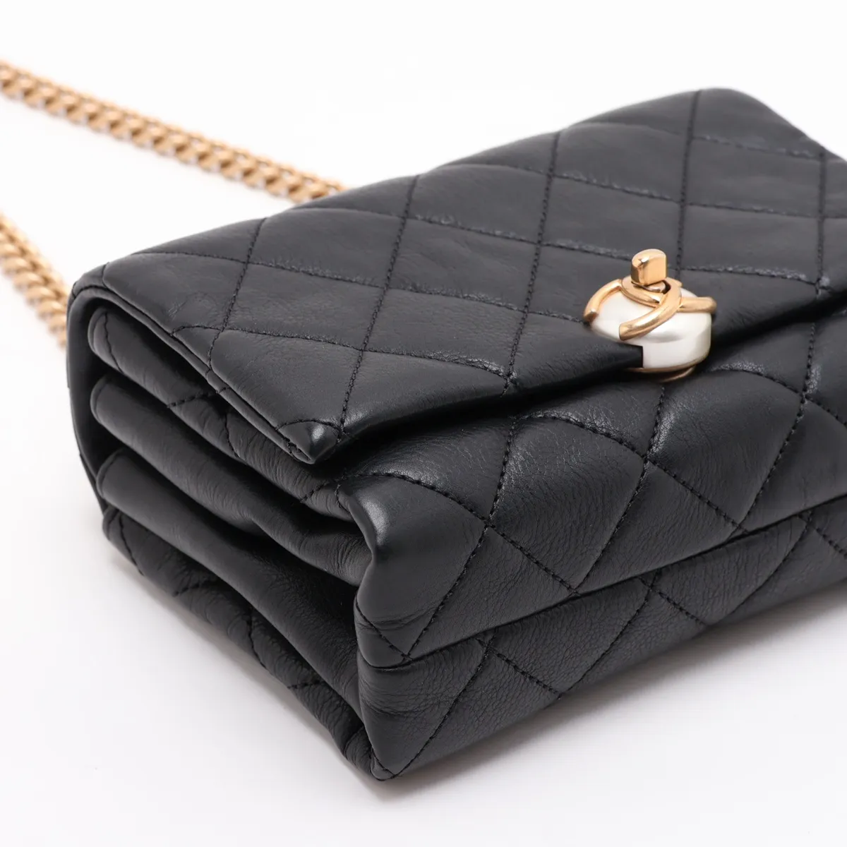 Matelassé Leather Chain Shoulder Bag, Pearl Black with Gold Hardware, 28731028 (Serial Number 28) — view 4