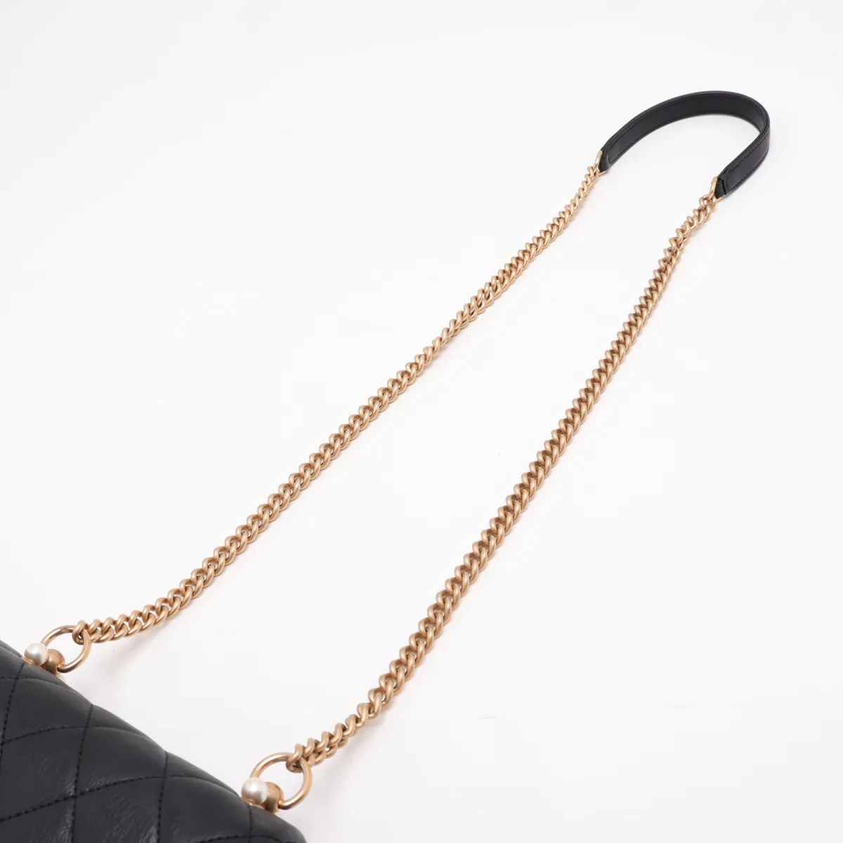 Matelassé Leather Chain Shoulder Bag, Pearl Black with Gold Hardware, 28731028 (Serial Number 28) — view 5
