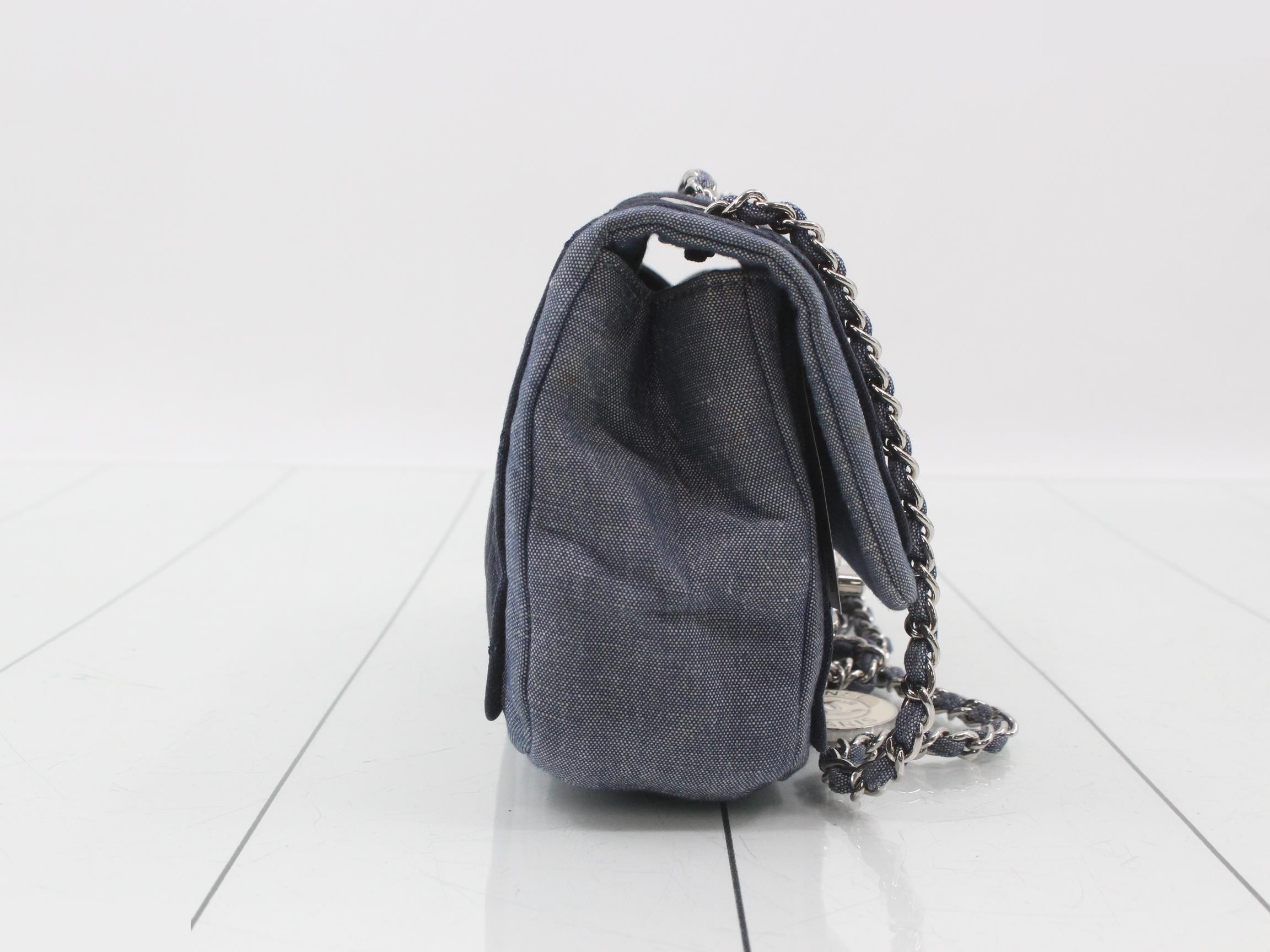 Chain handbag, Matelassé, denim — view 4