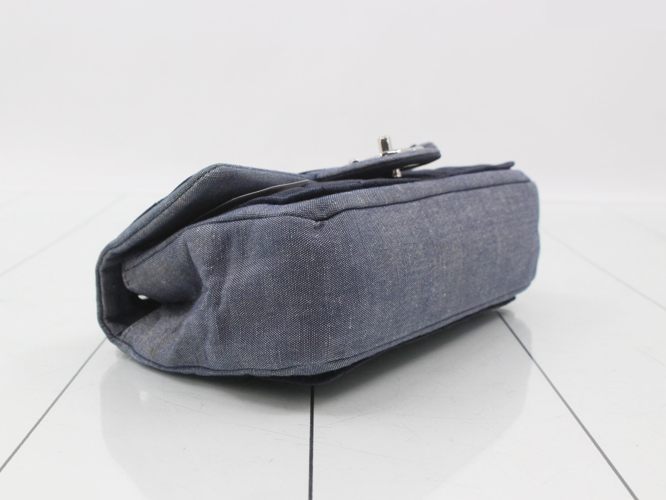 Chain handbag, Matelassé, denim — view 5
