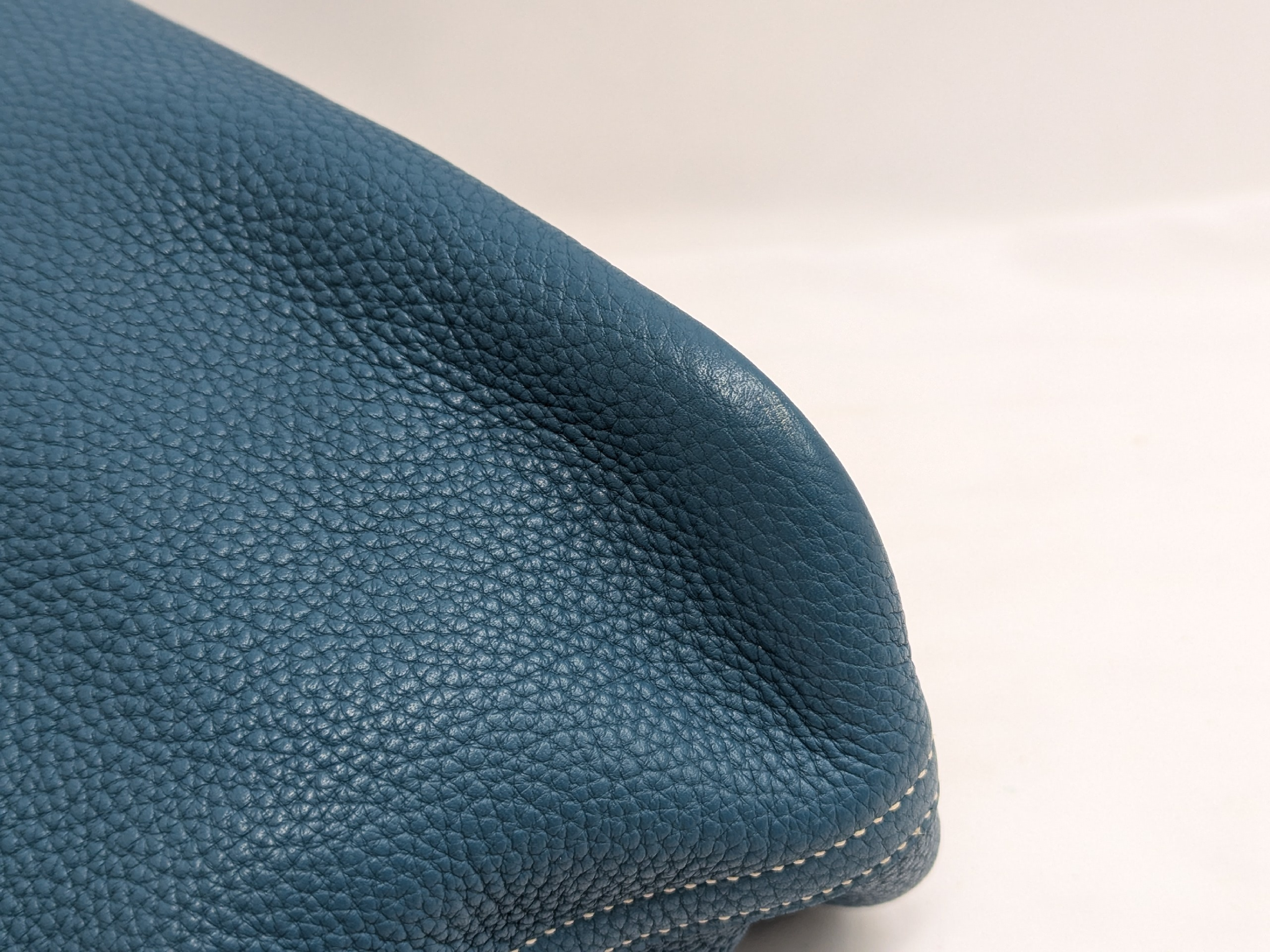 Bolide 31 Taurillon Clemence Blue Jean O stamp shoulder bag — view 3
