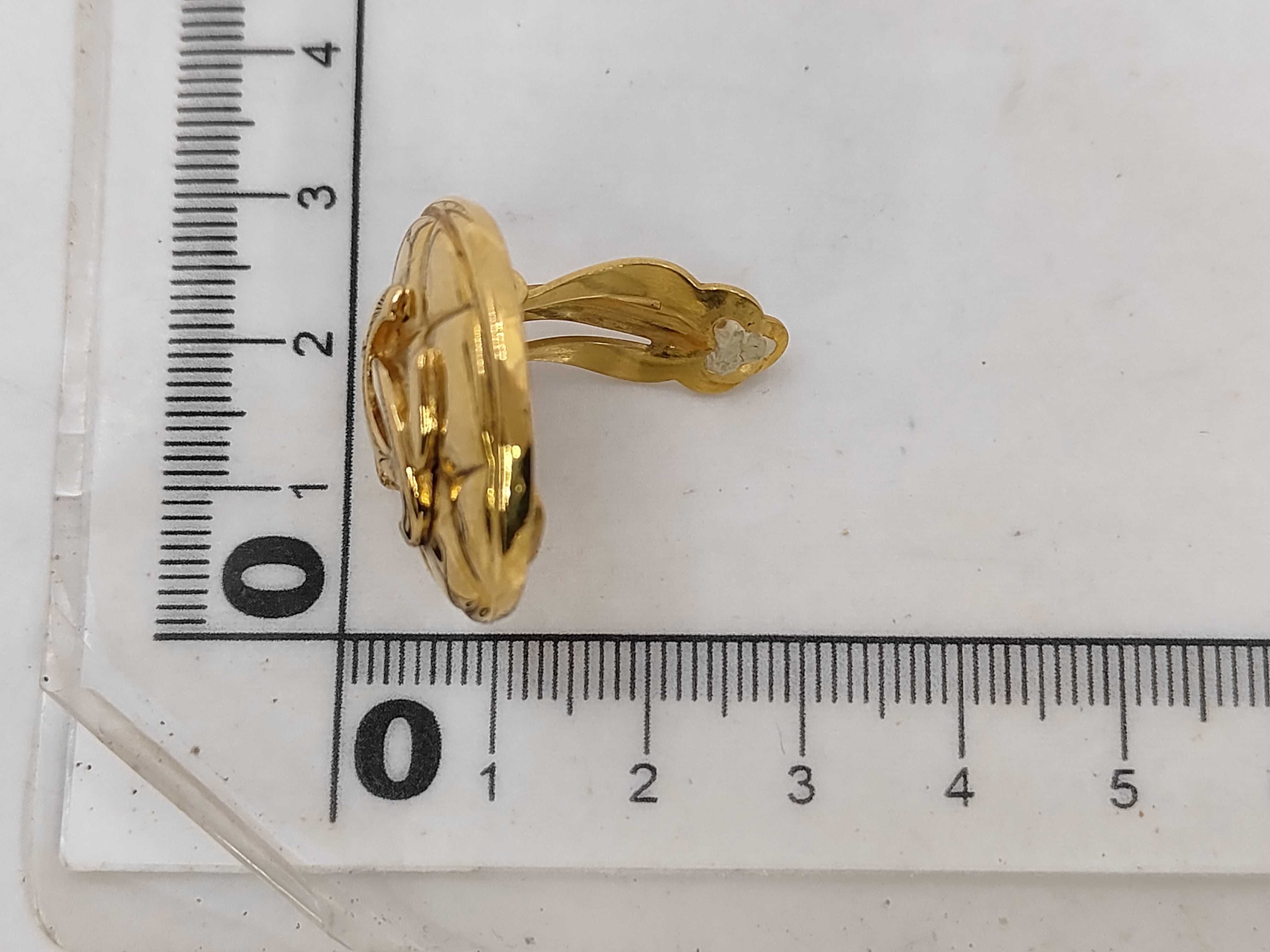 Matelassé Earring (Single Earring) — view 6