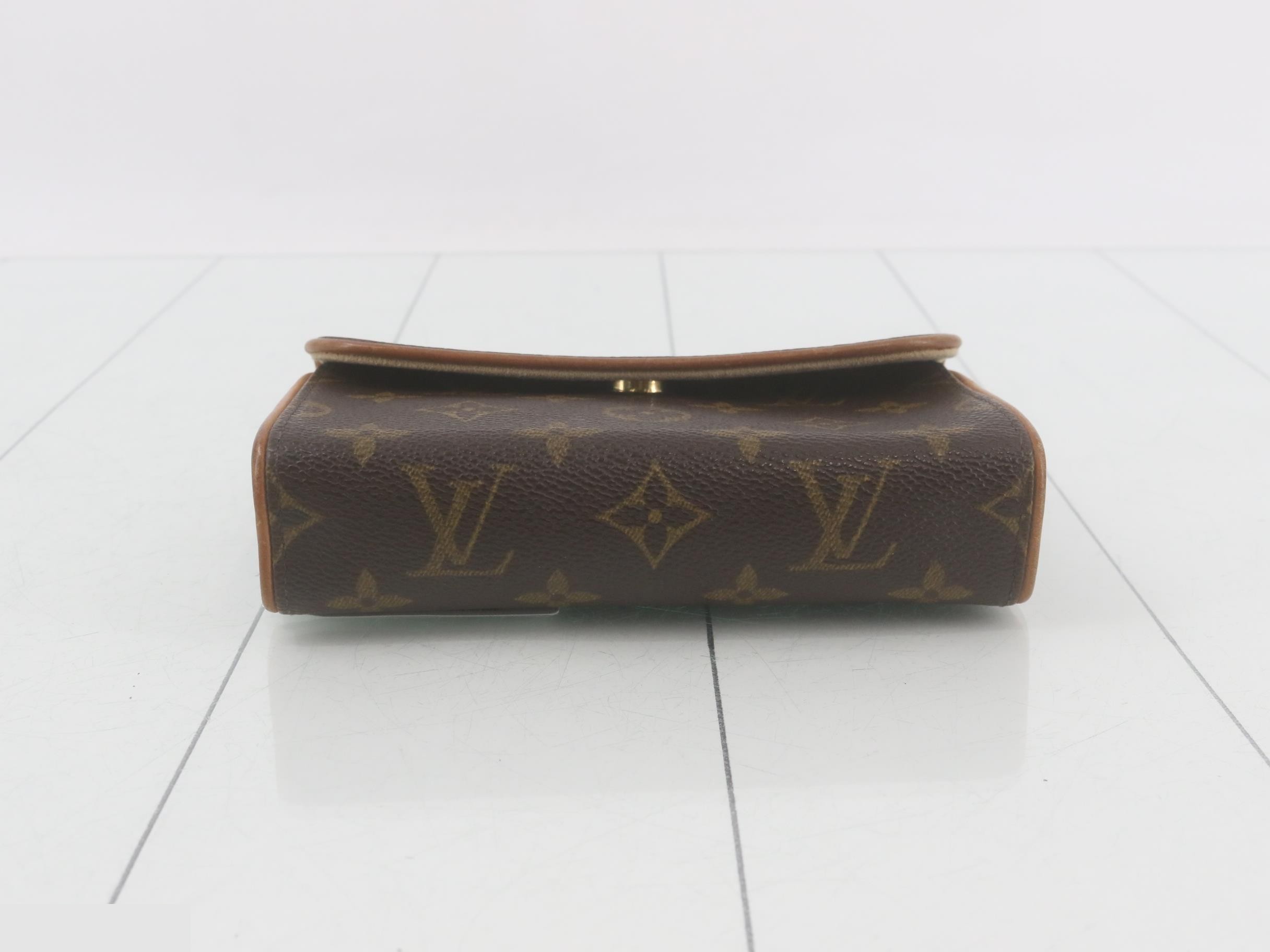 P. Florentine Monogram — view 3