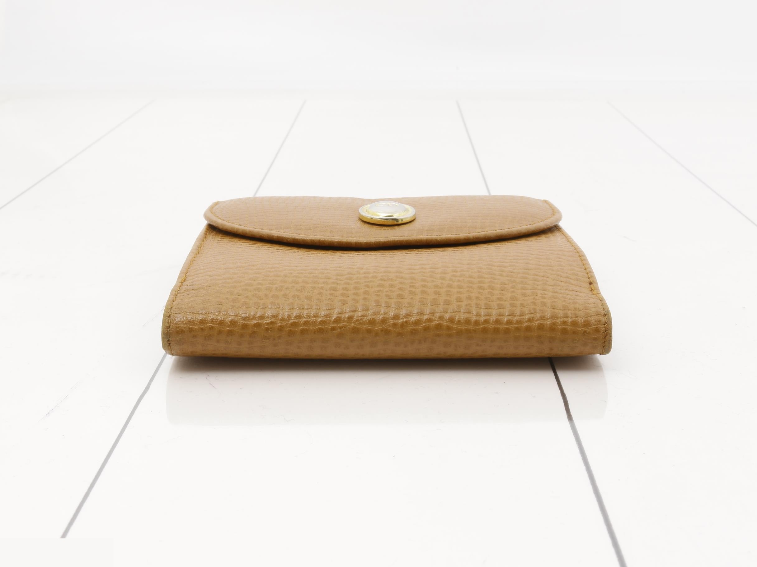 wallet — view 3
