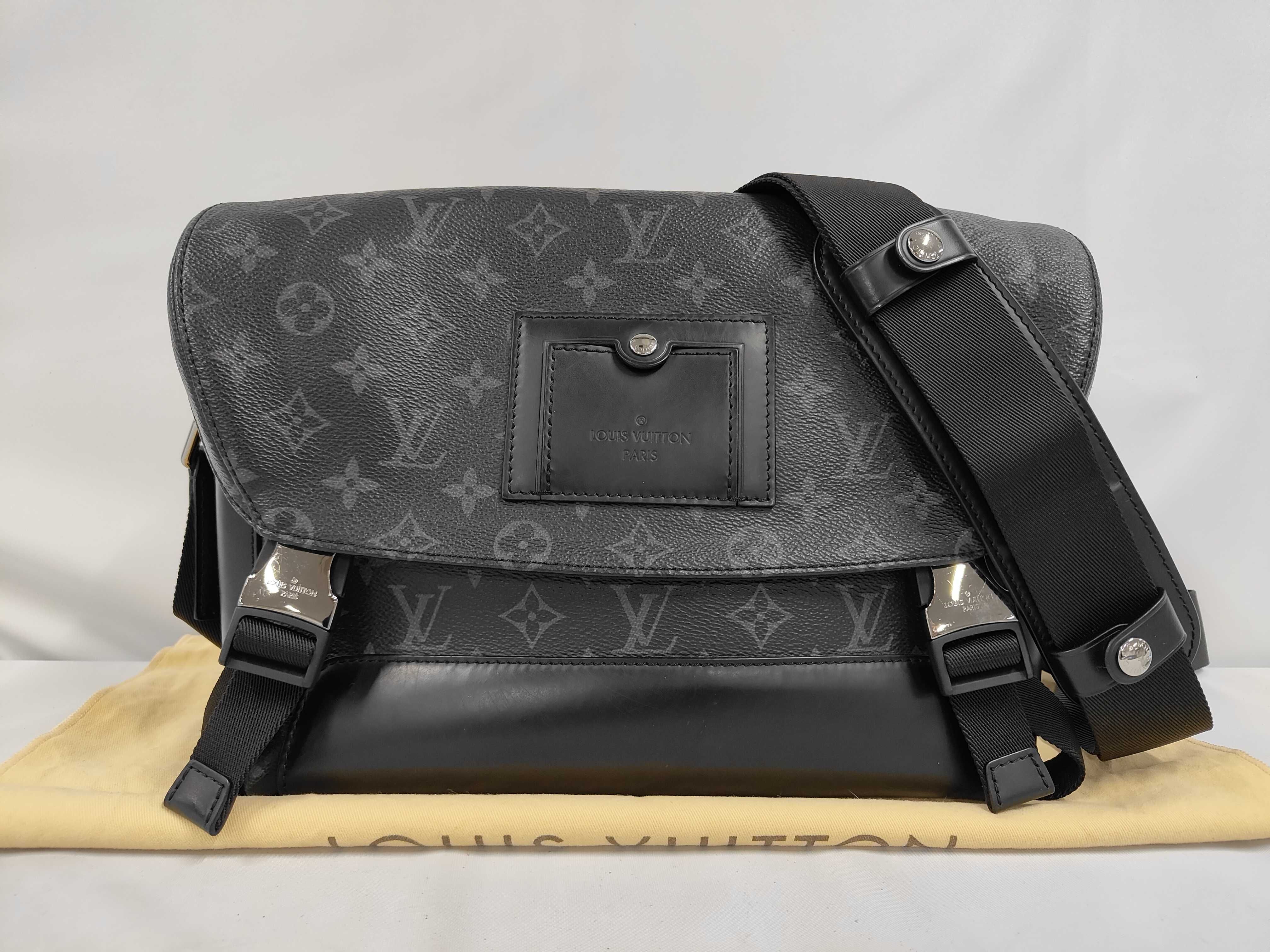 Messenger Voyage PM Monogram Eclipse M40511 Shoulder Bag