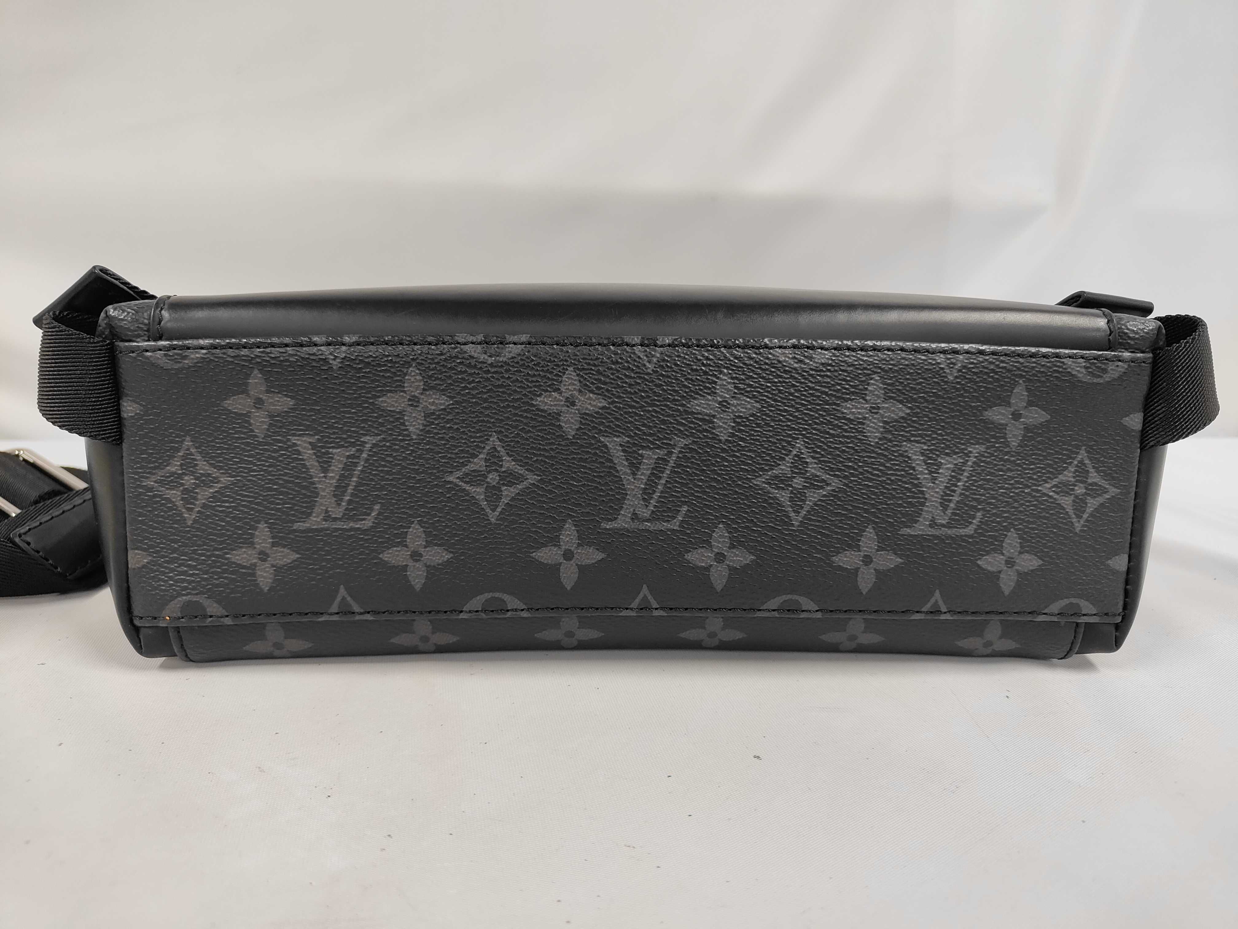 Messenger Voyage PM Monogram Eclipse M40511 Shoulder Bag — view 3