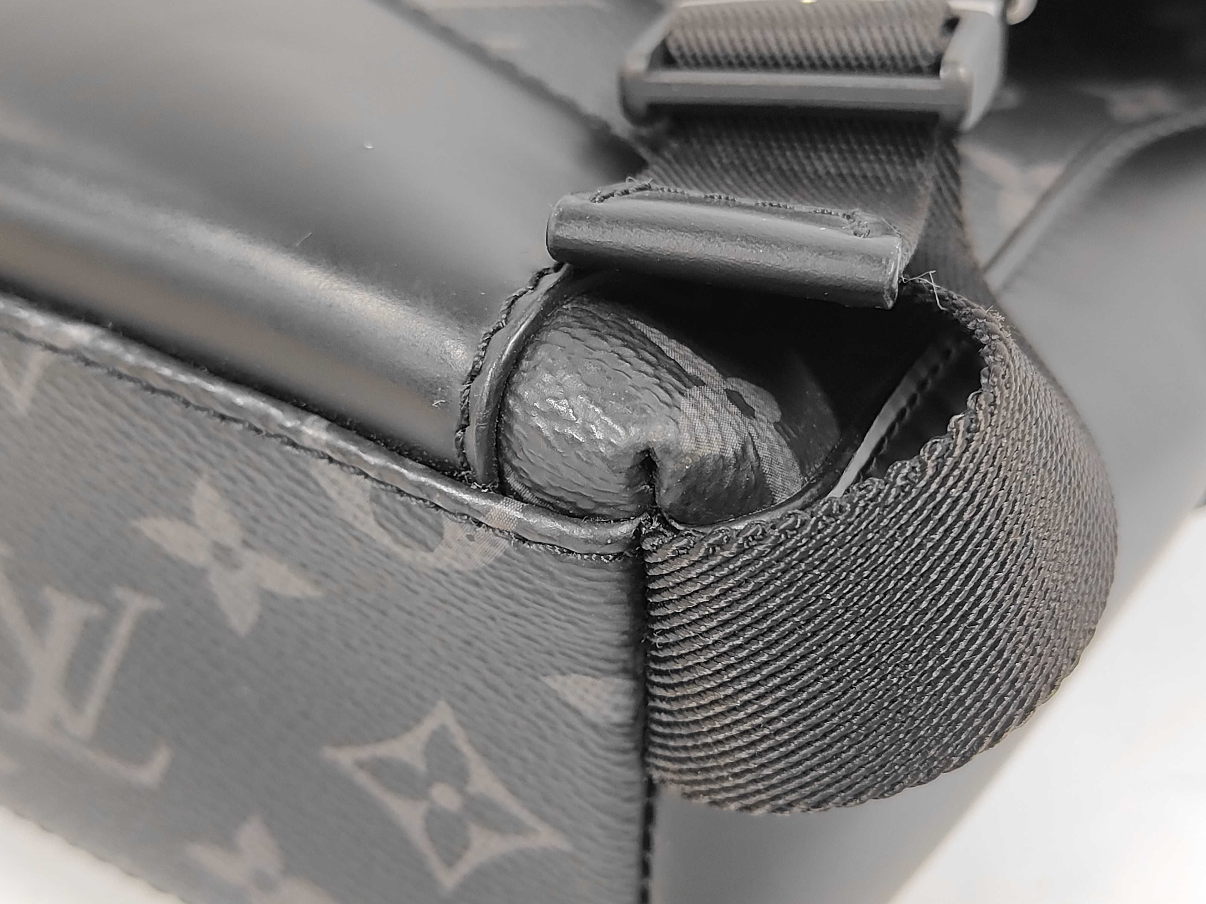 Messenger Voyage PM Monogram Eclipse M40511 Shoulder Bag — view 4