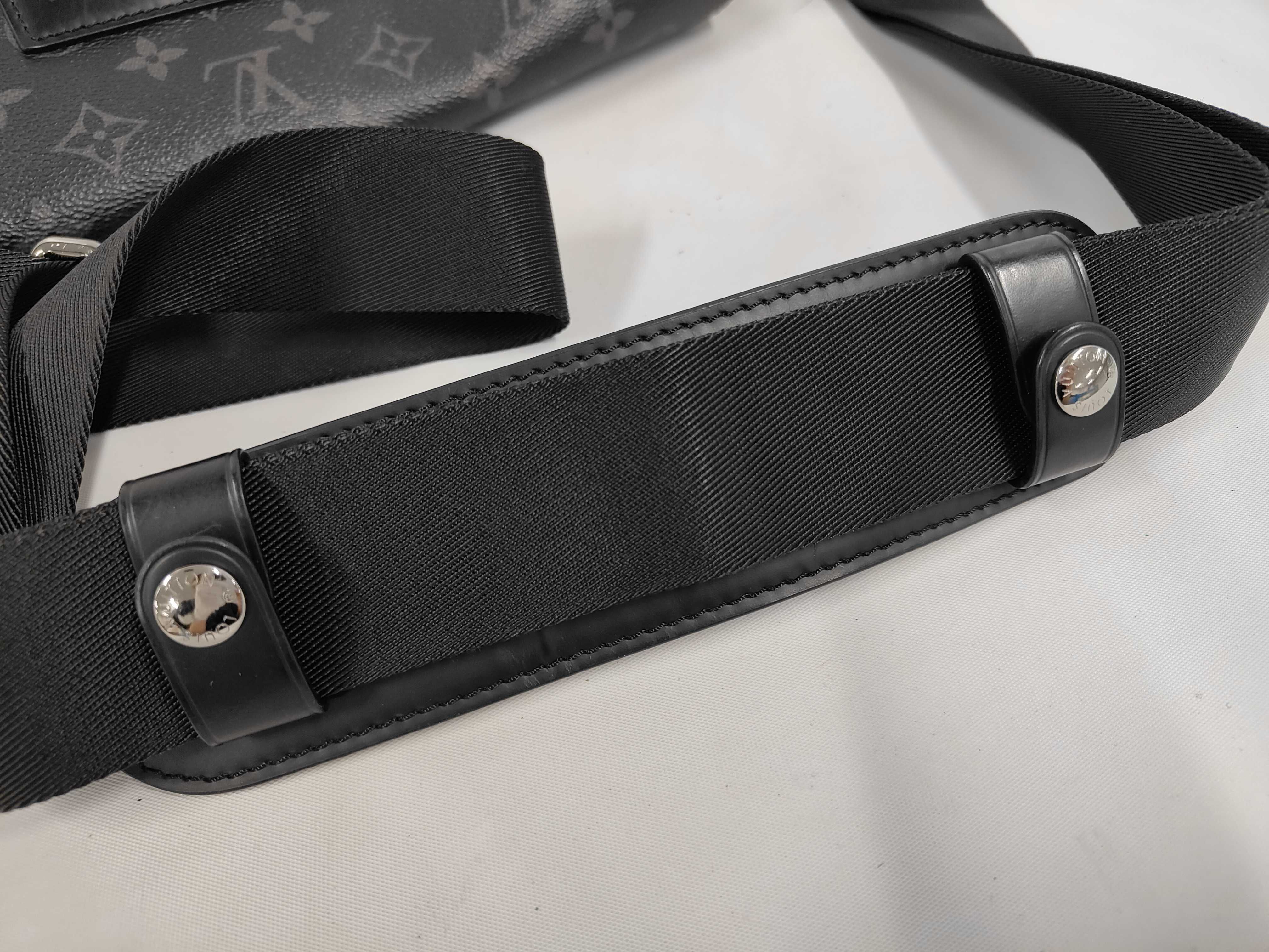 Messenger Voyage PM Monogram Eclipse M40511 Shoulder Bag — view 5