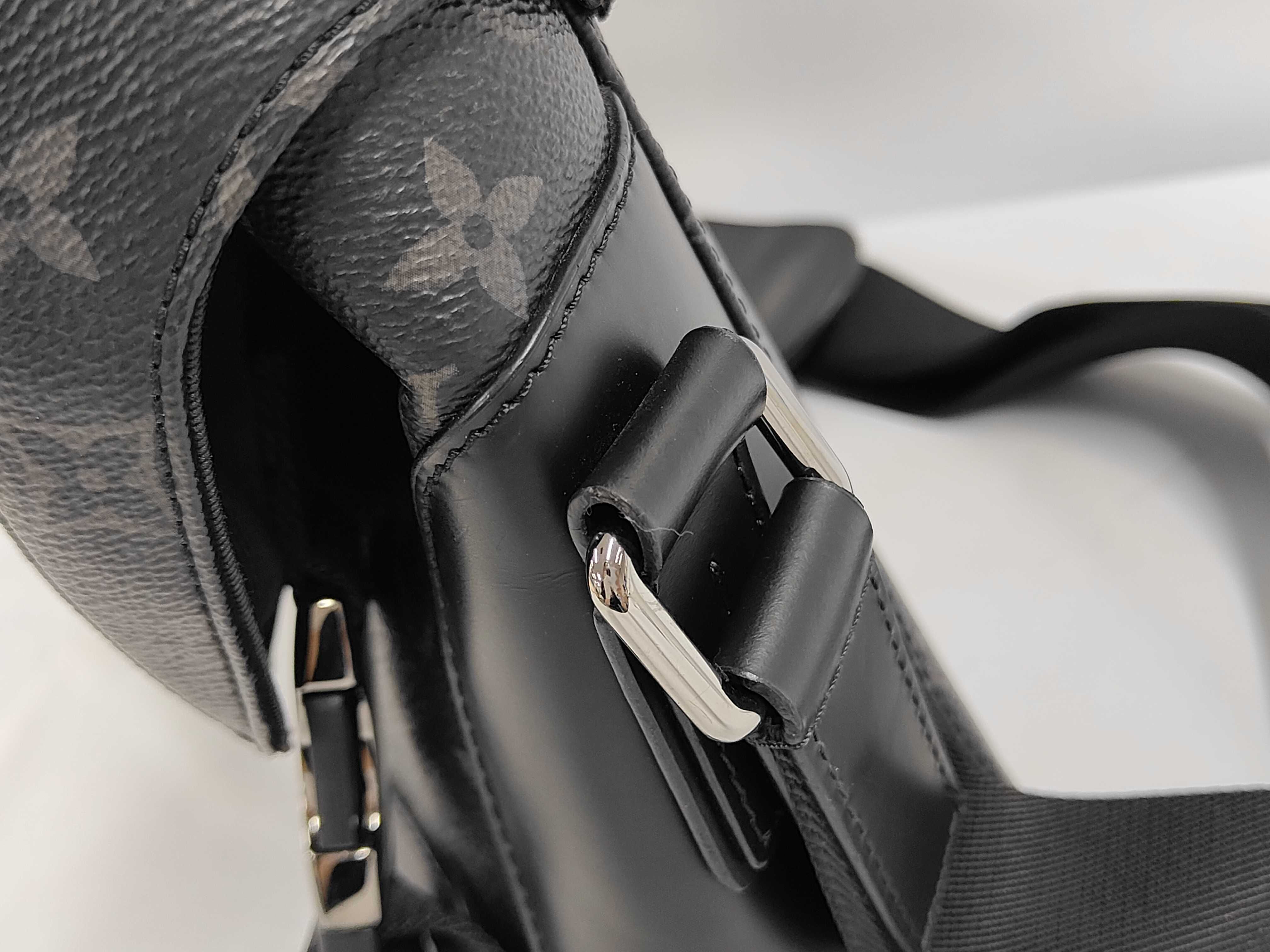 Messenger Voyage PM Monogram Eclipse M40511 Shoulder Bag — view 6
