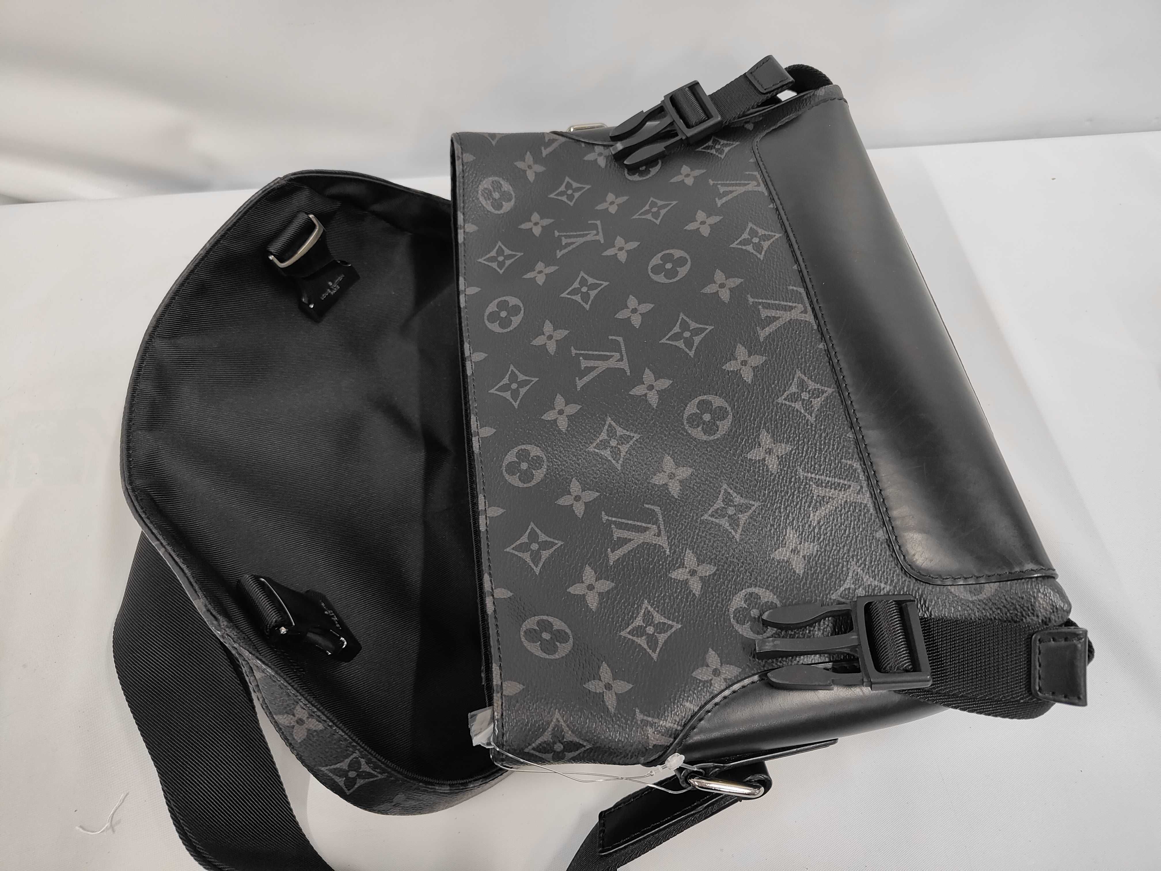Messenger Voyage PM Monogram Eclipse M40511 Shoulder Bag — view 7