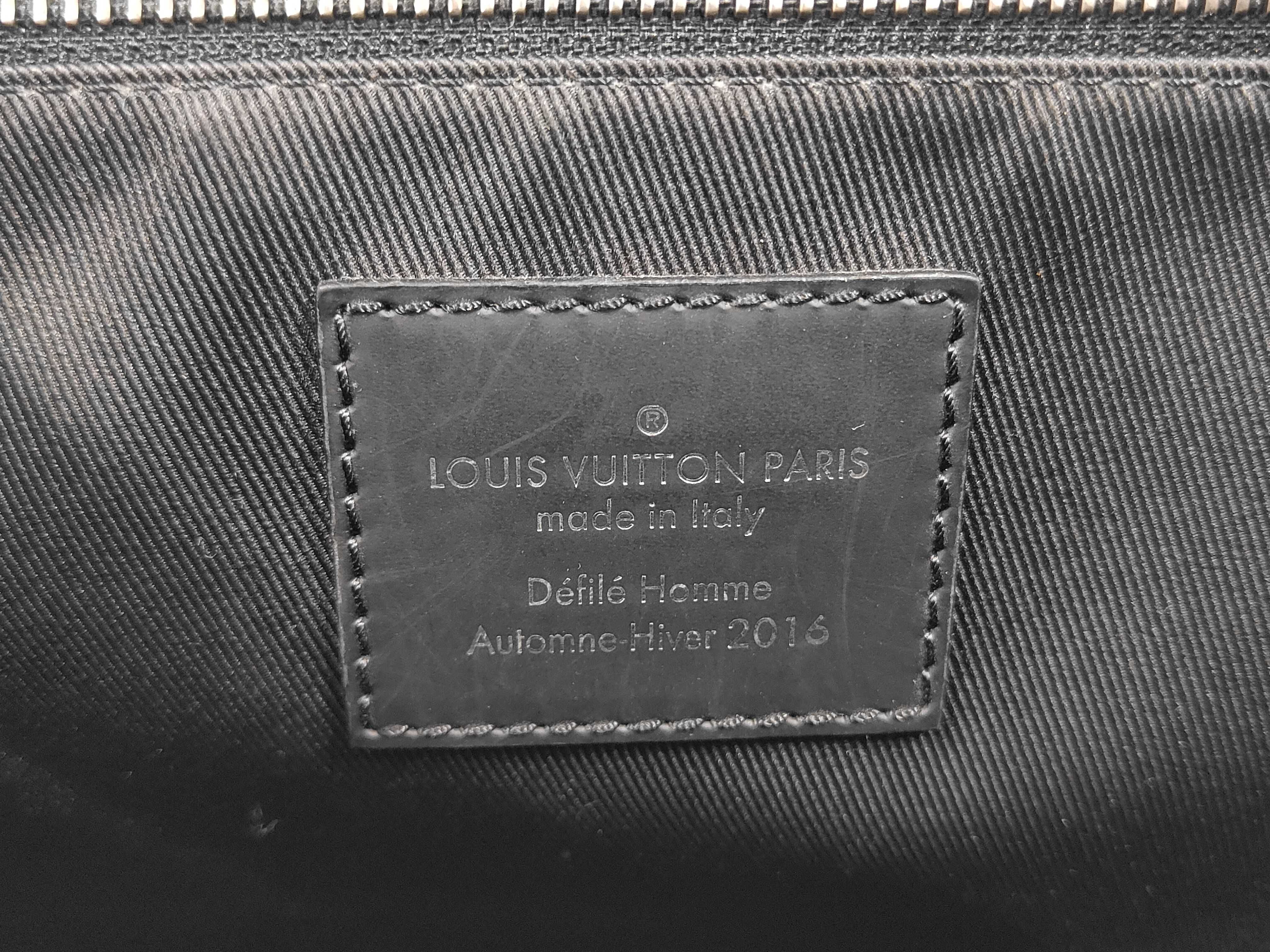 Messenger Voyage PM Monogram Eclipse M40511 Shoulder Bag — view 9