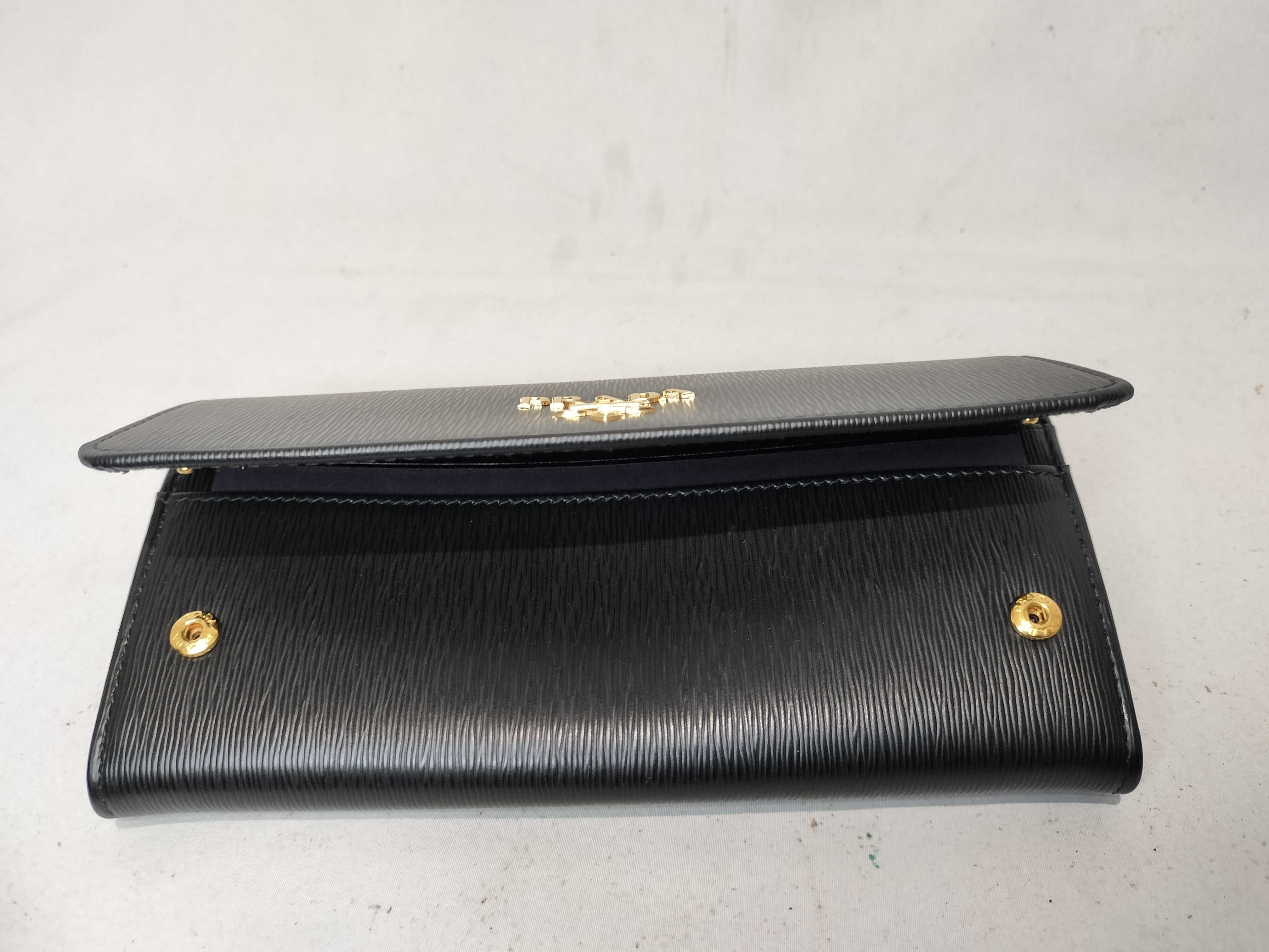 wallet — view 4