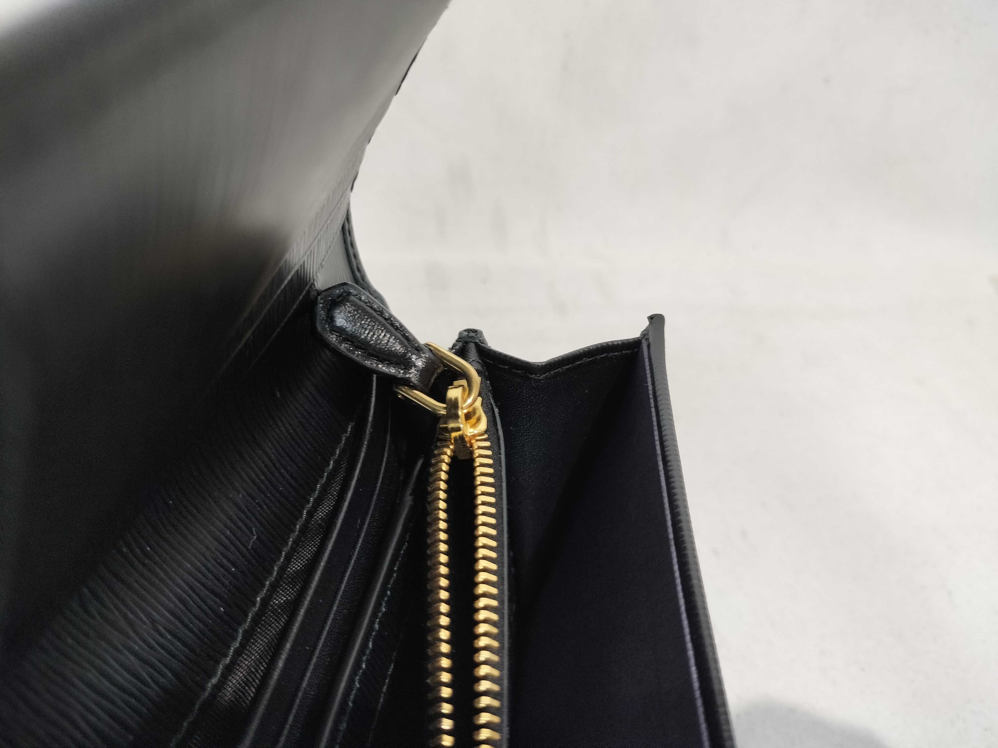 wallet — view 9