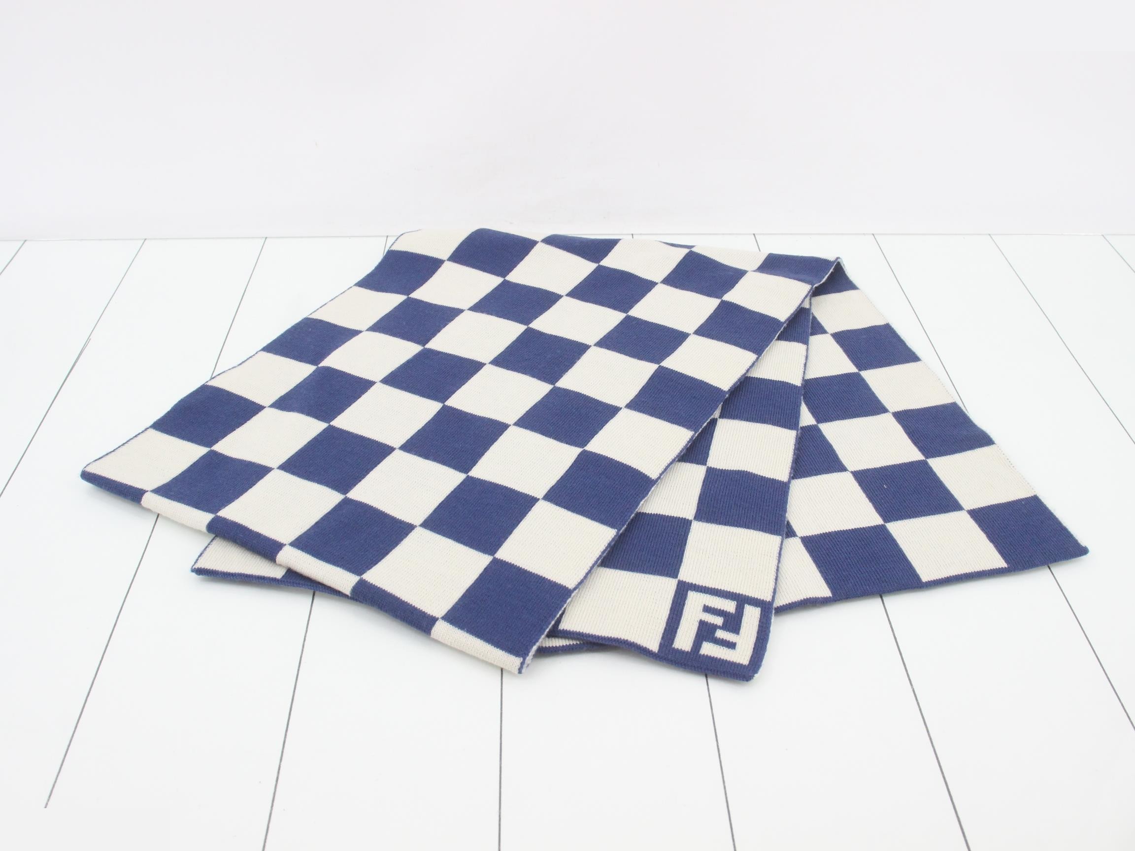 FF logo scarf — view 3