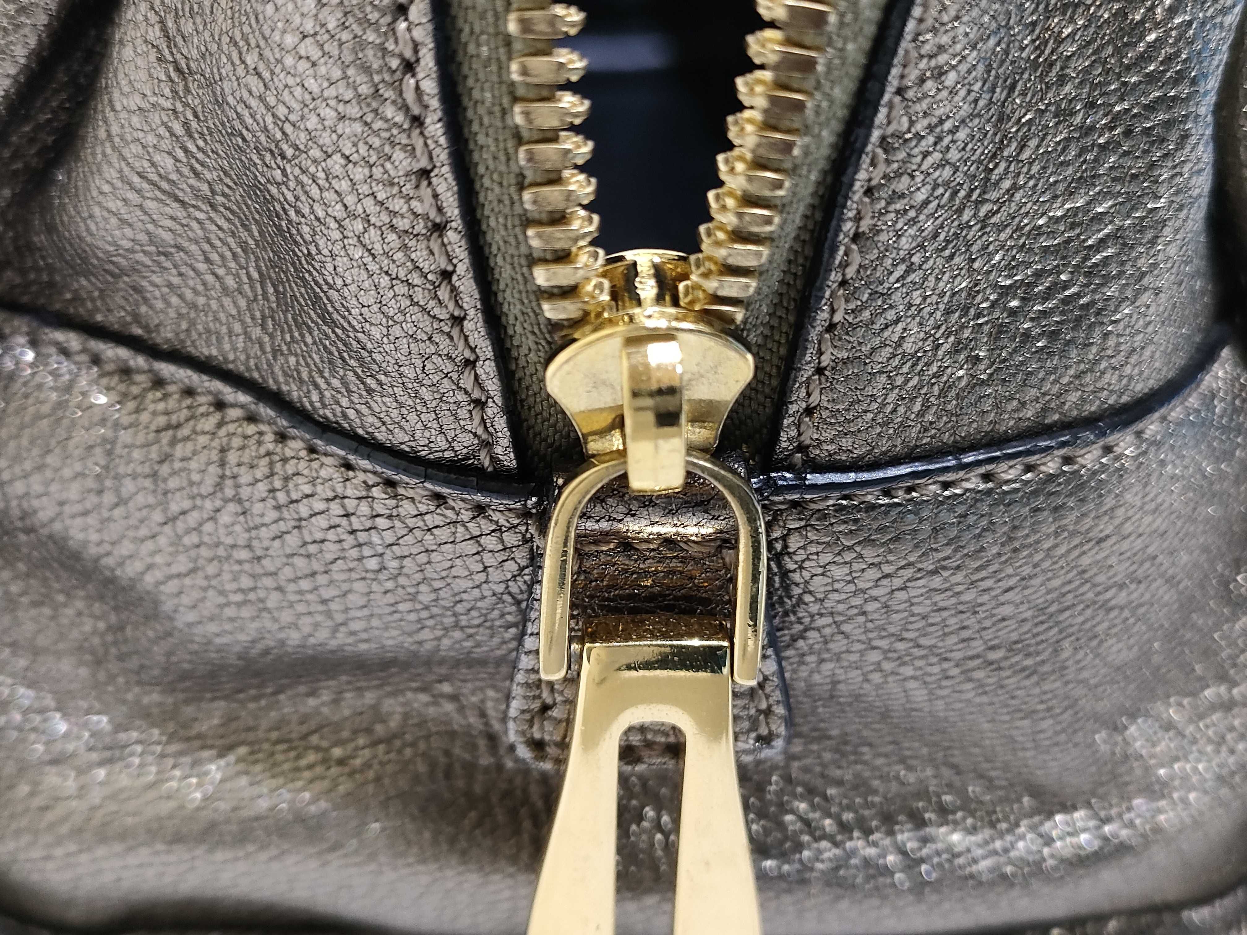 Amazona 28 Leather Handbag, Gold — view 13