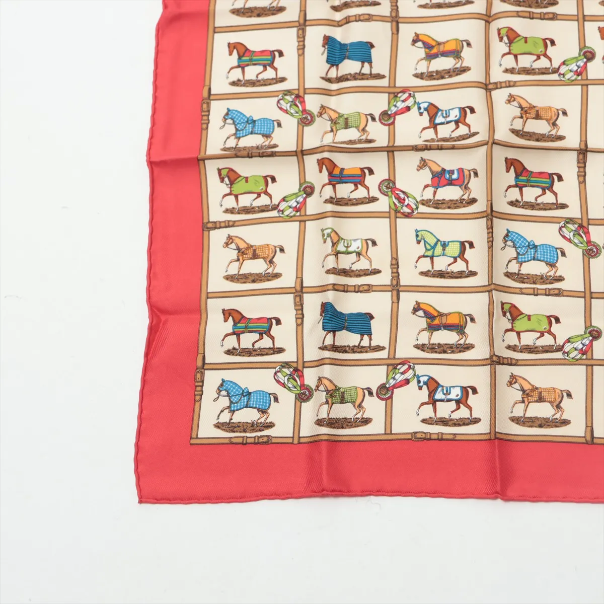Carre 45 Couvertures et Tenues de Jour Horsewear Scarf Silk Red — view 5