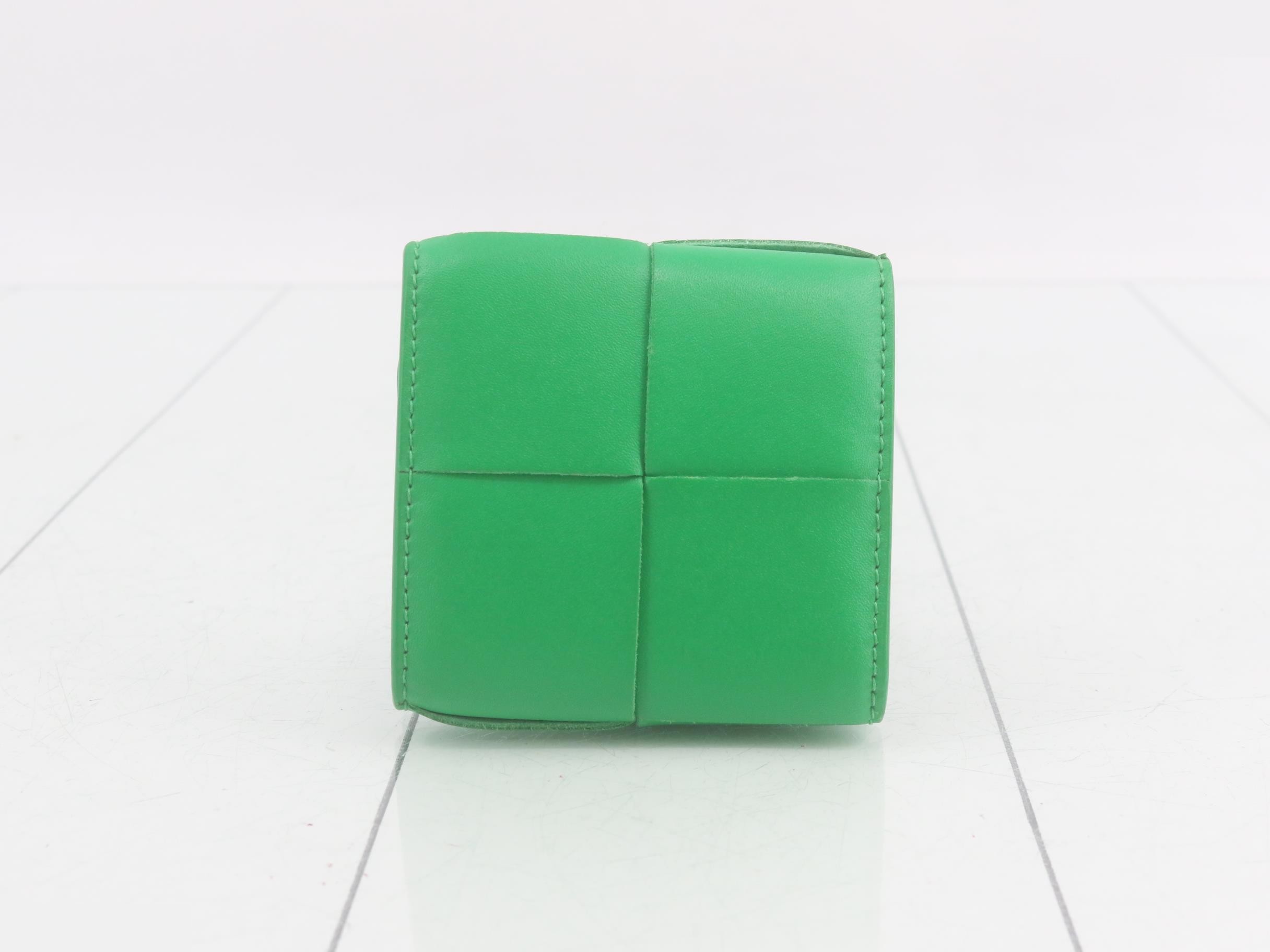 Cassette coin case, green, box, storage bag — view 2