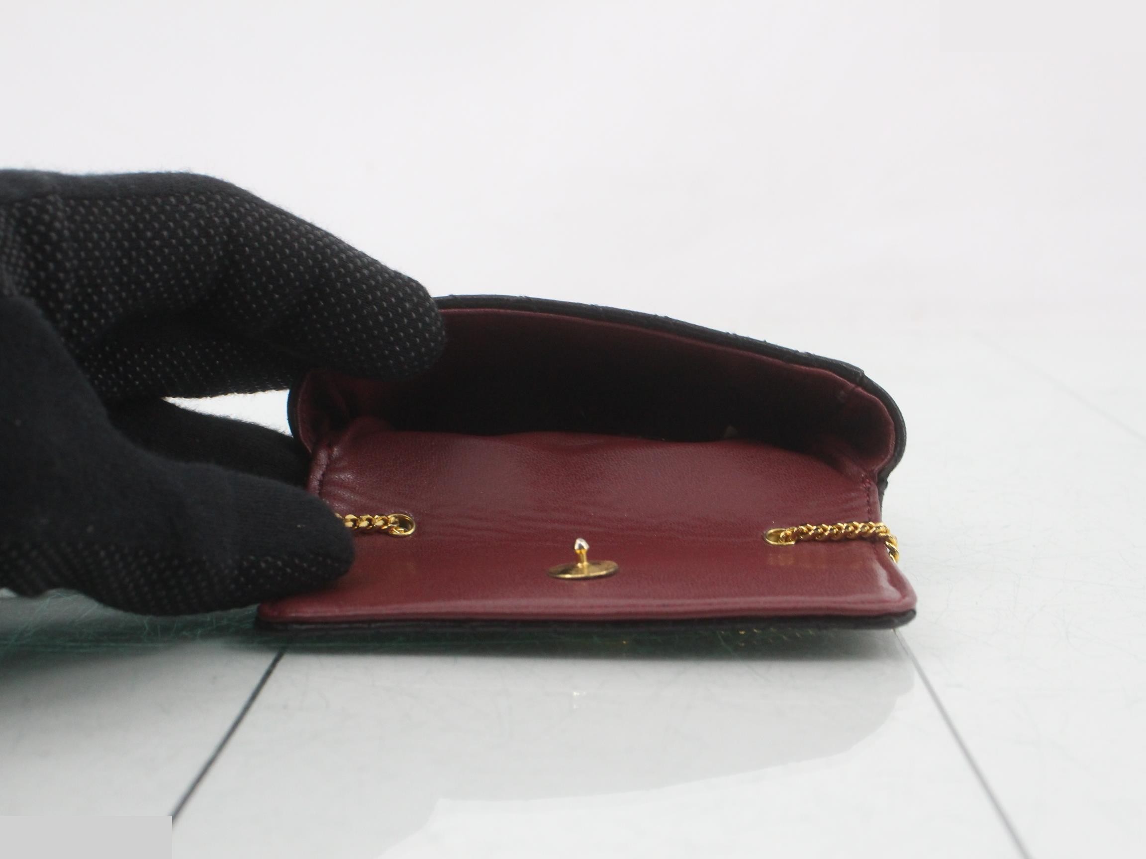 charm — view 4