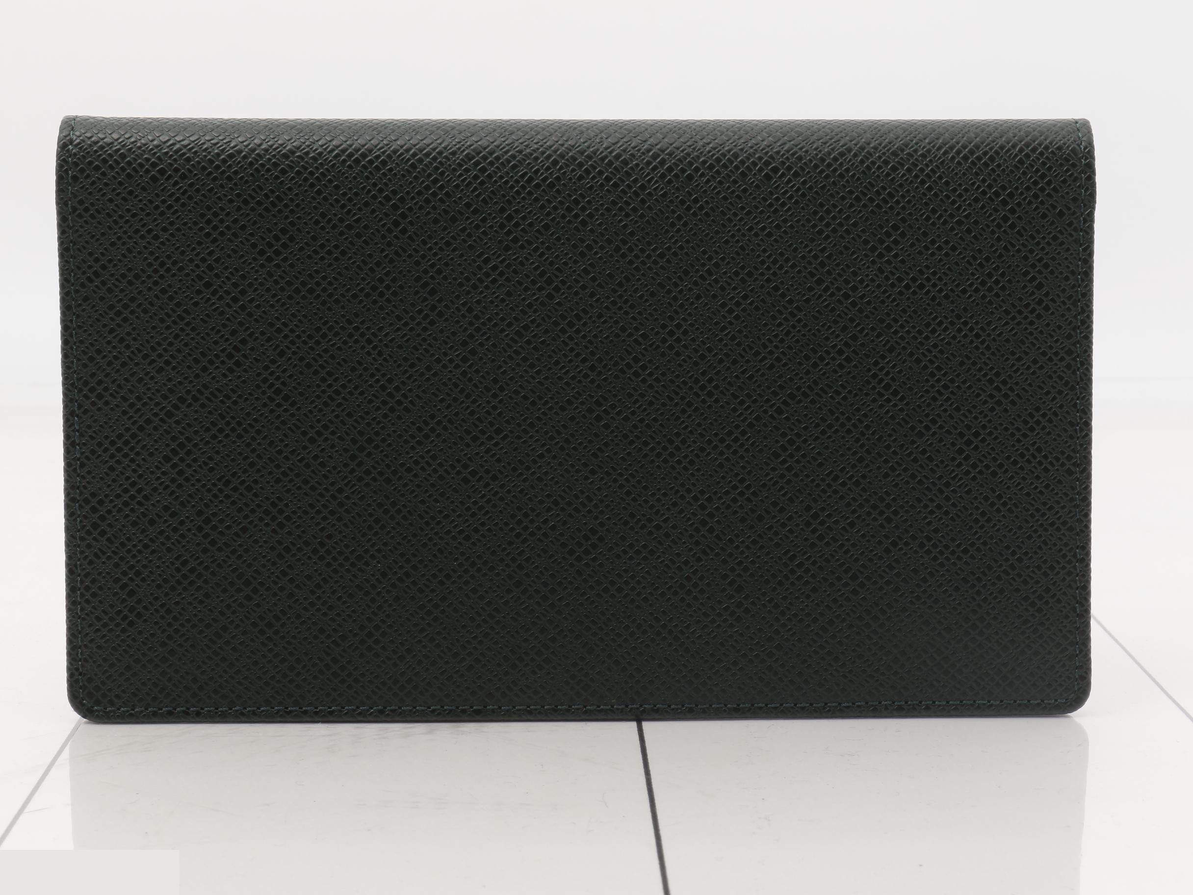 Green cover — view 2