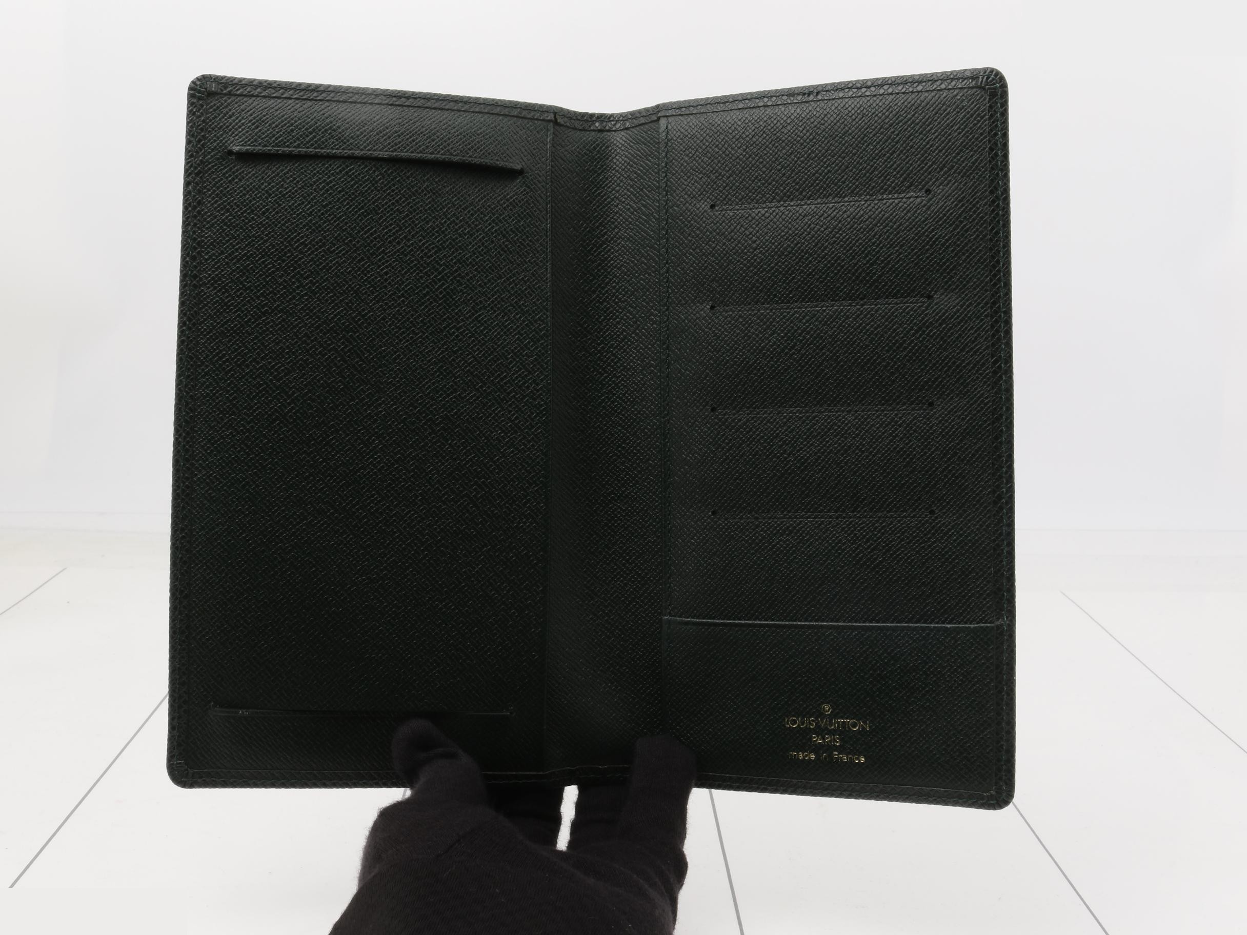 Green cover — view 4