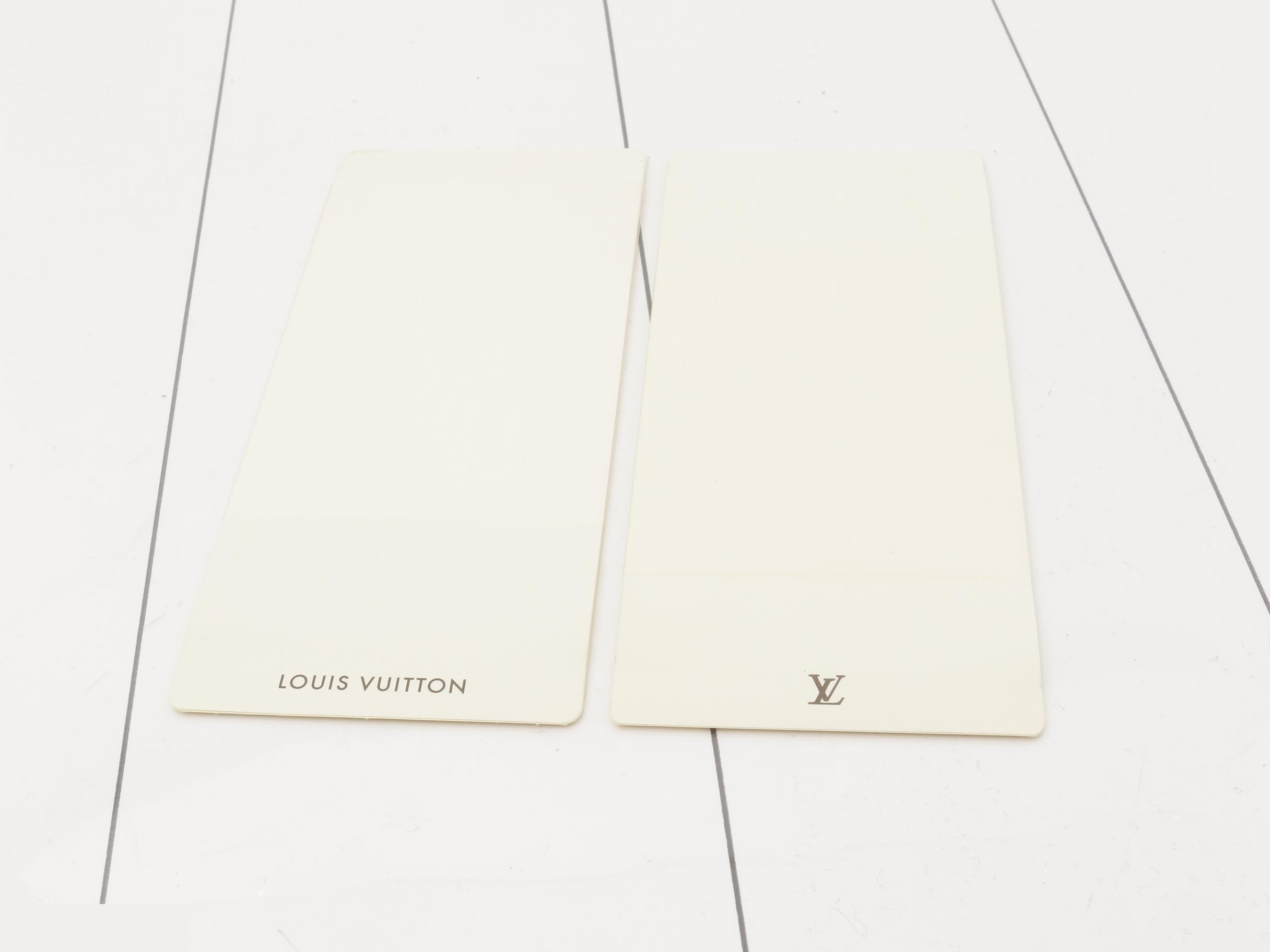 Green cover — view 5