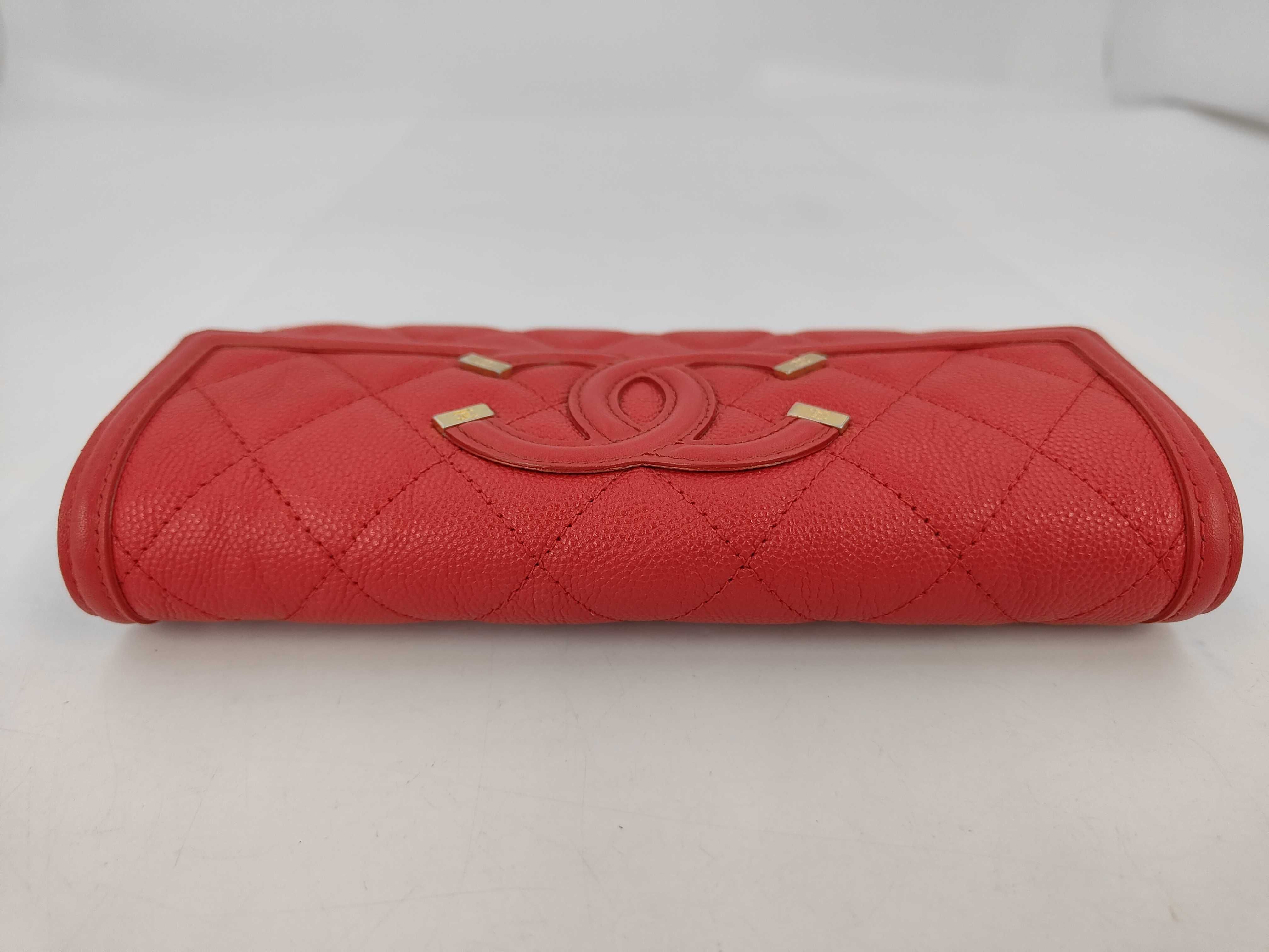 CC Filigree Wallet, Caviar Leather, Red — view 5