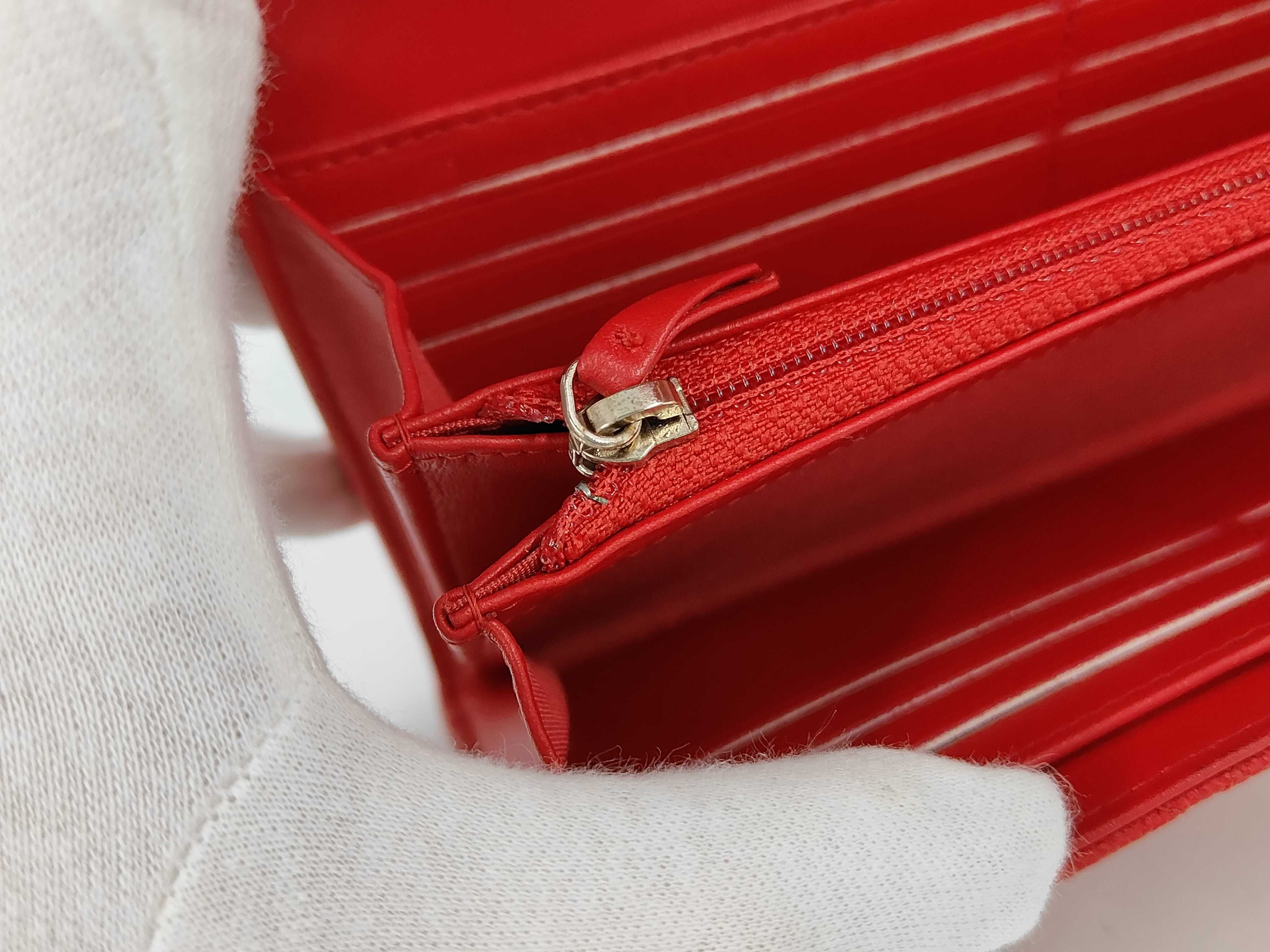 CC Filigree Wallet, Caviar Leather, Red — view 9
