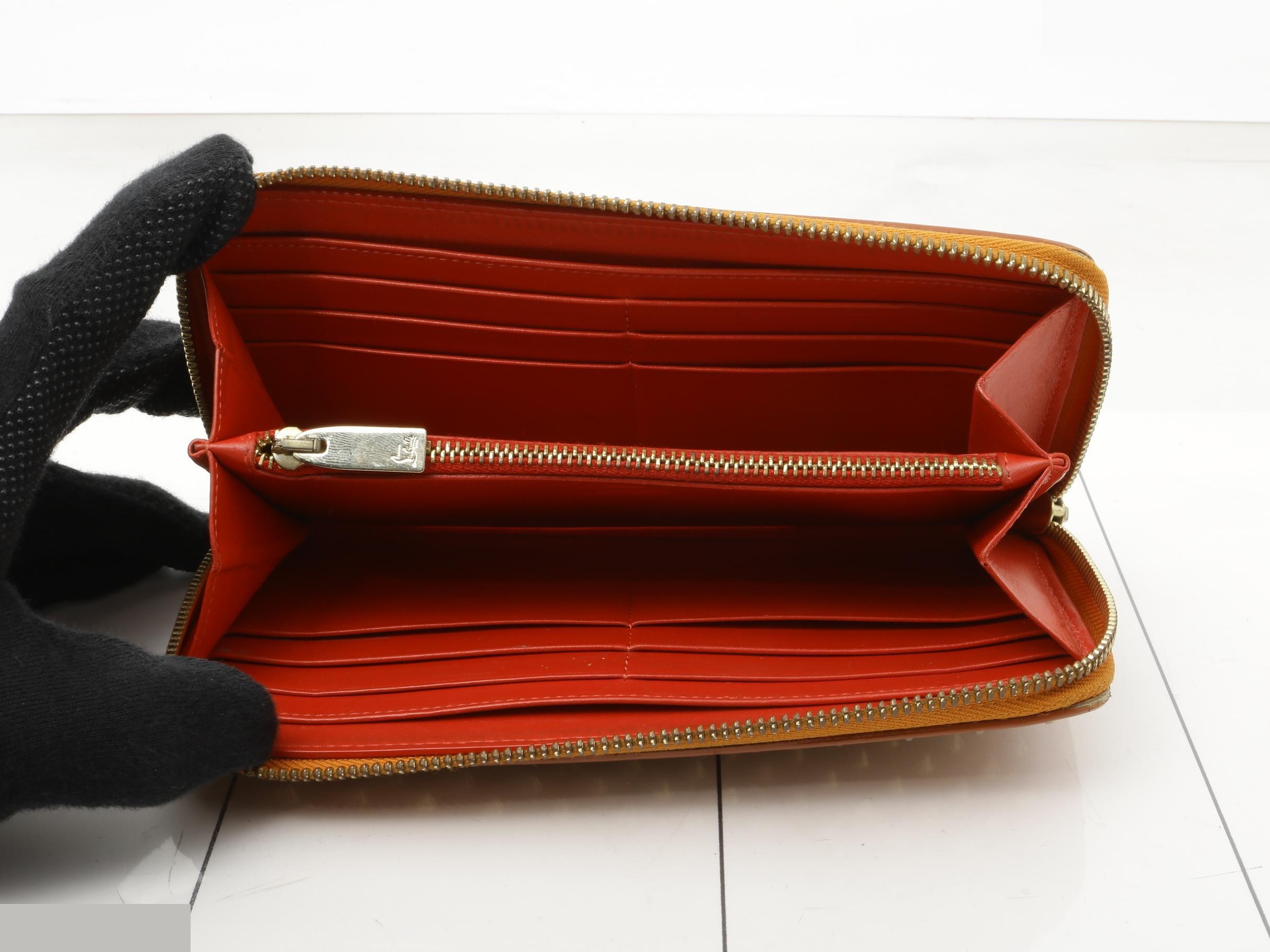 Other lines: Bags and Wallets — view 4